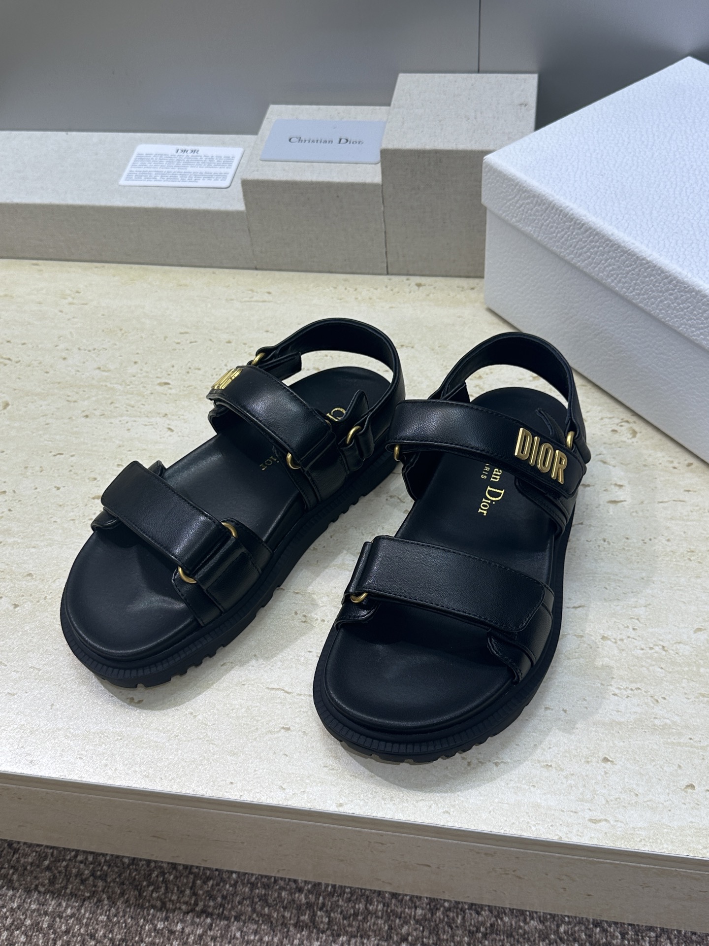 顶级版 迪奥 Dior 春夏经典款 Ract 魔术贴休闲女鞋 CD字母logo五金扣厚底圆头露趾沙滩凉鞋