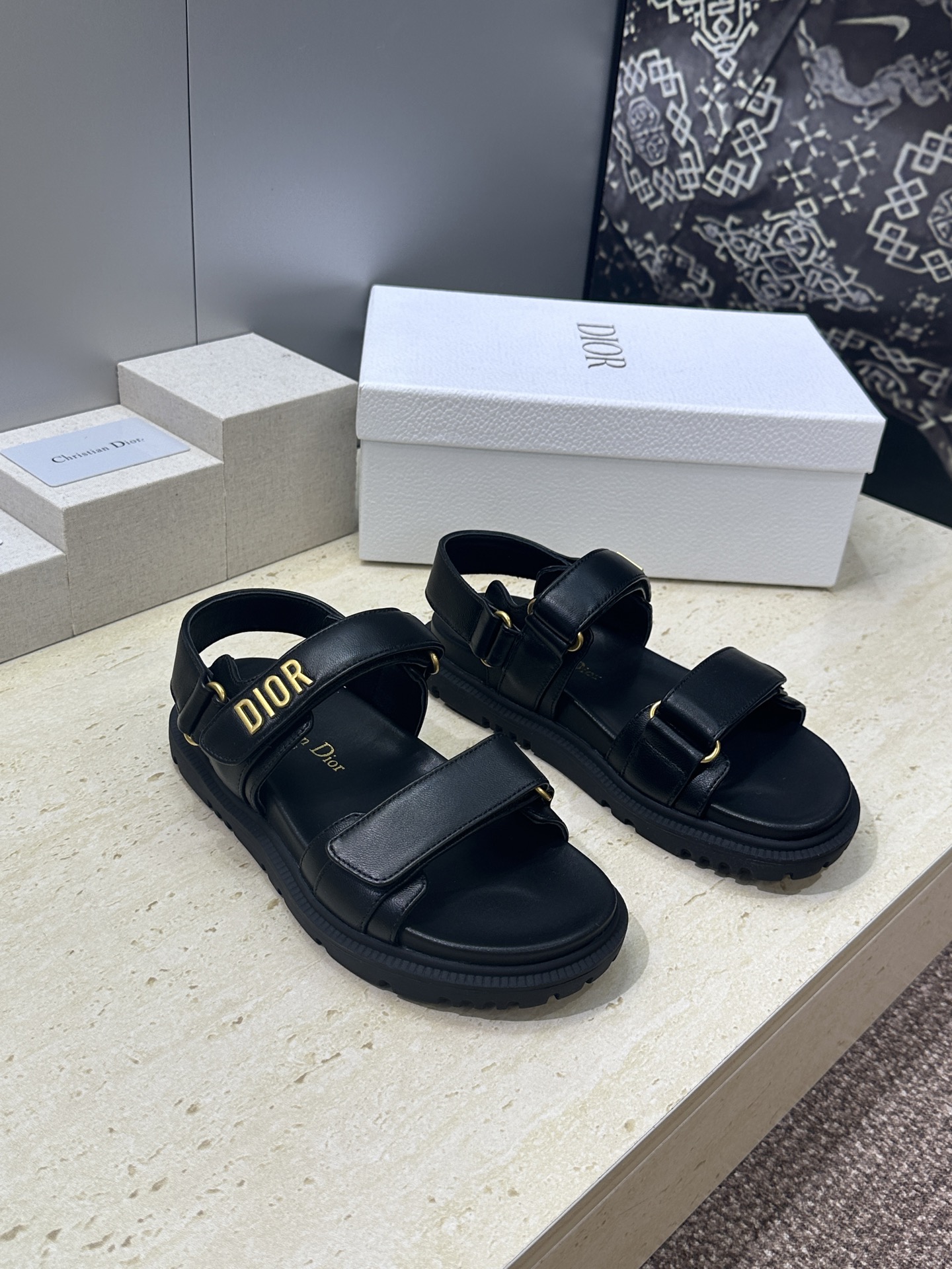 顶级版 迪奥 Dior 春夏经典款 Ract 魔术贴休闲女鞋 CD字母logo五金扣厚底圆头露趾沙滩凉鞋