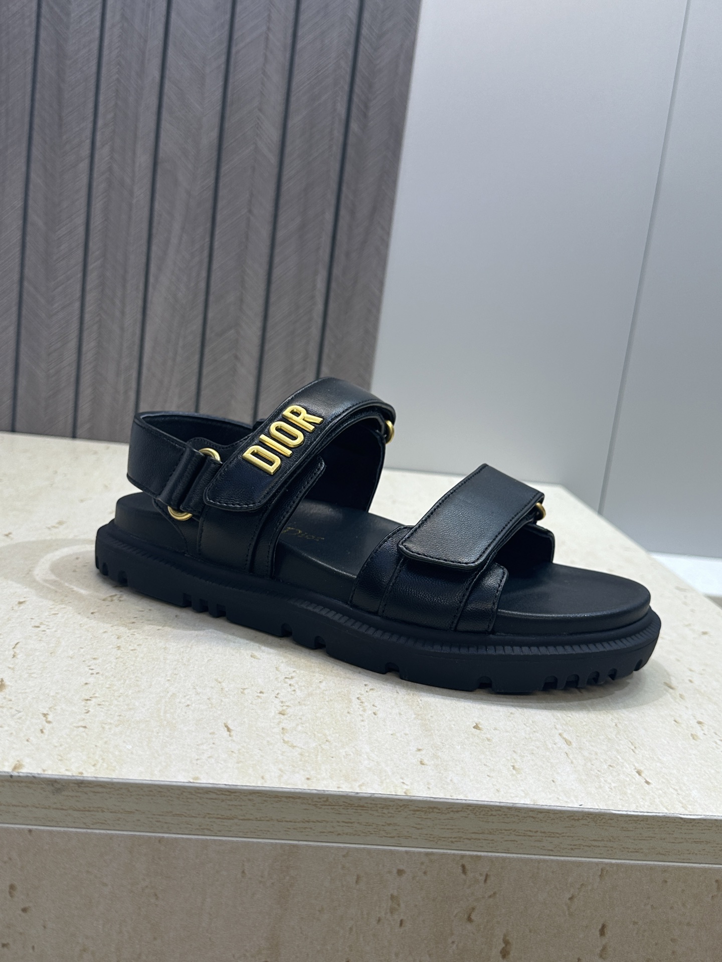 顶级版 迪奥 Dior 春夏经典款 Ract 魔术贴休闲女鞋 CD字母logo五金扣厚底圆头露趾沙滩凉鞋