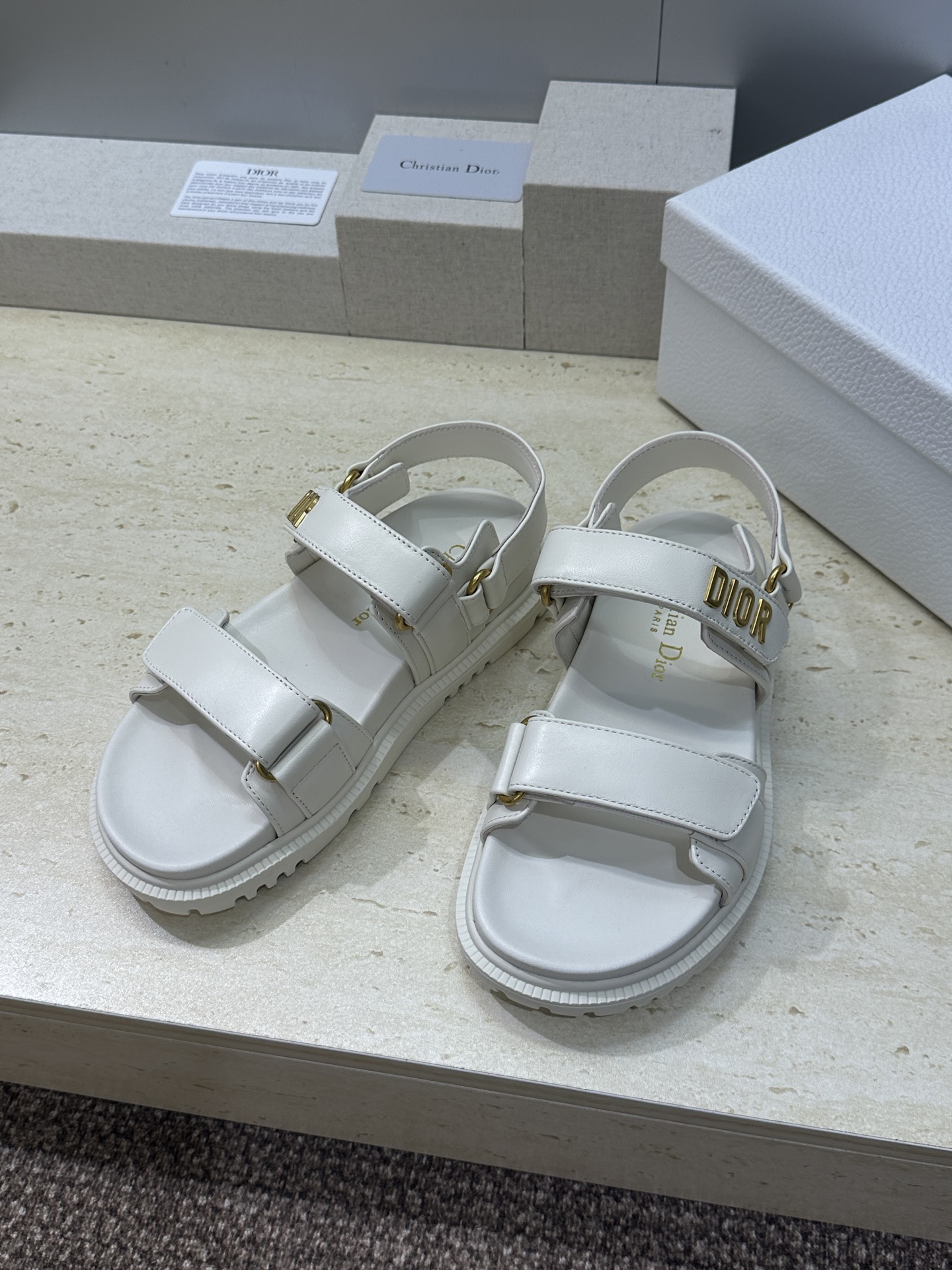 顶级版 迪奥 Dior 春夏经典款 Ract 魔术贴休闲女鞋 CD字母logo五金扣厚底圆头露趾沙滩凉鞋