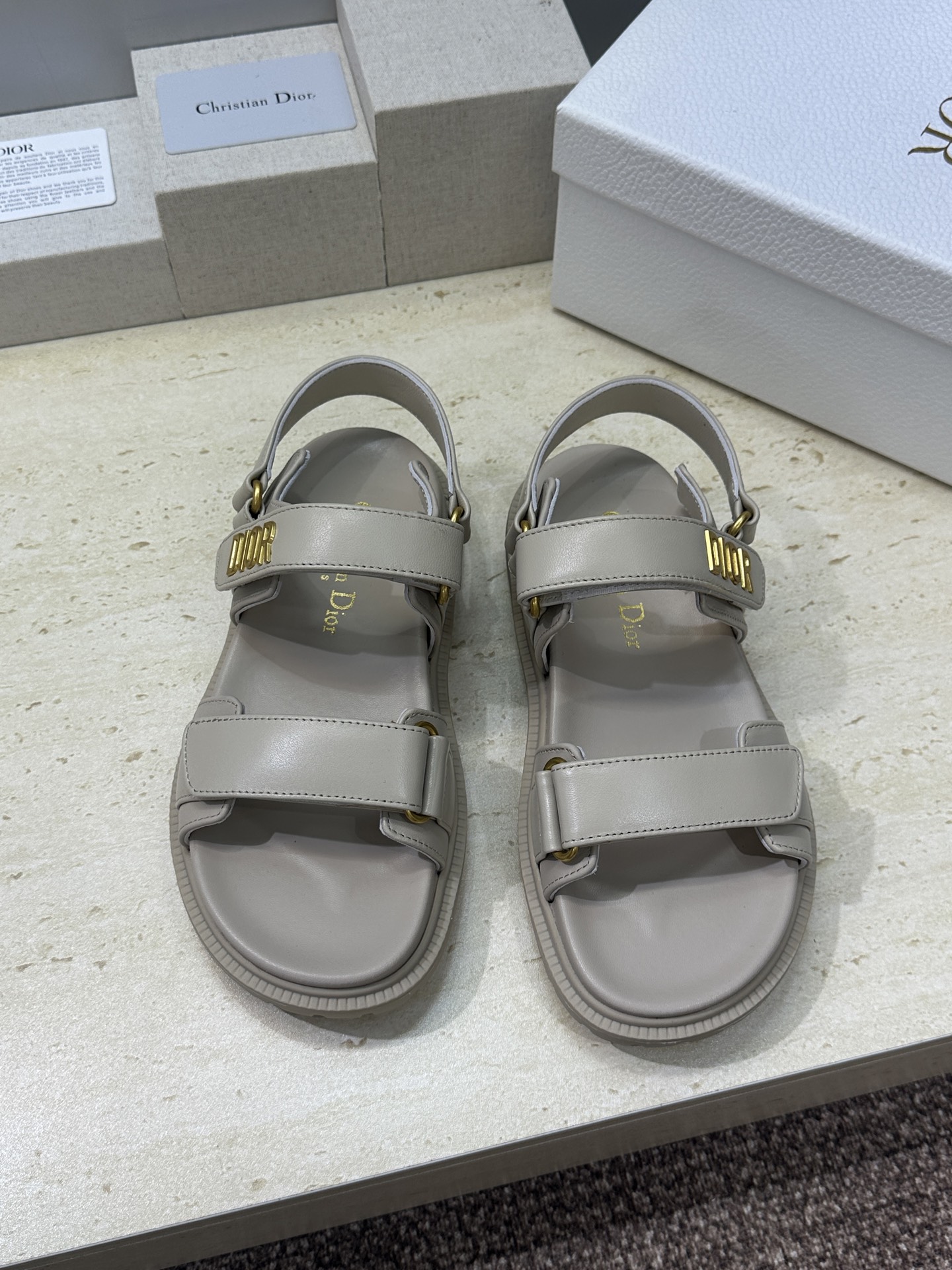 顶级版 迪奥 Dior 春夏经典款 Ract 魔术贴休闲女鞋 CD字母logo五金扣厚底圆头露趾沙滩凉鞋