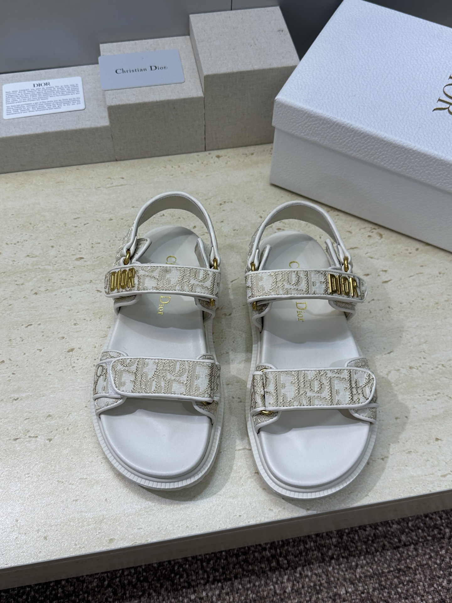 顶级版 迪奥 Dior 春夏经典款 Ract 魔术贴休闲女鞋 CD字母logo五金扣厚底圆头露趾沙滩凉鞋