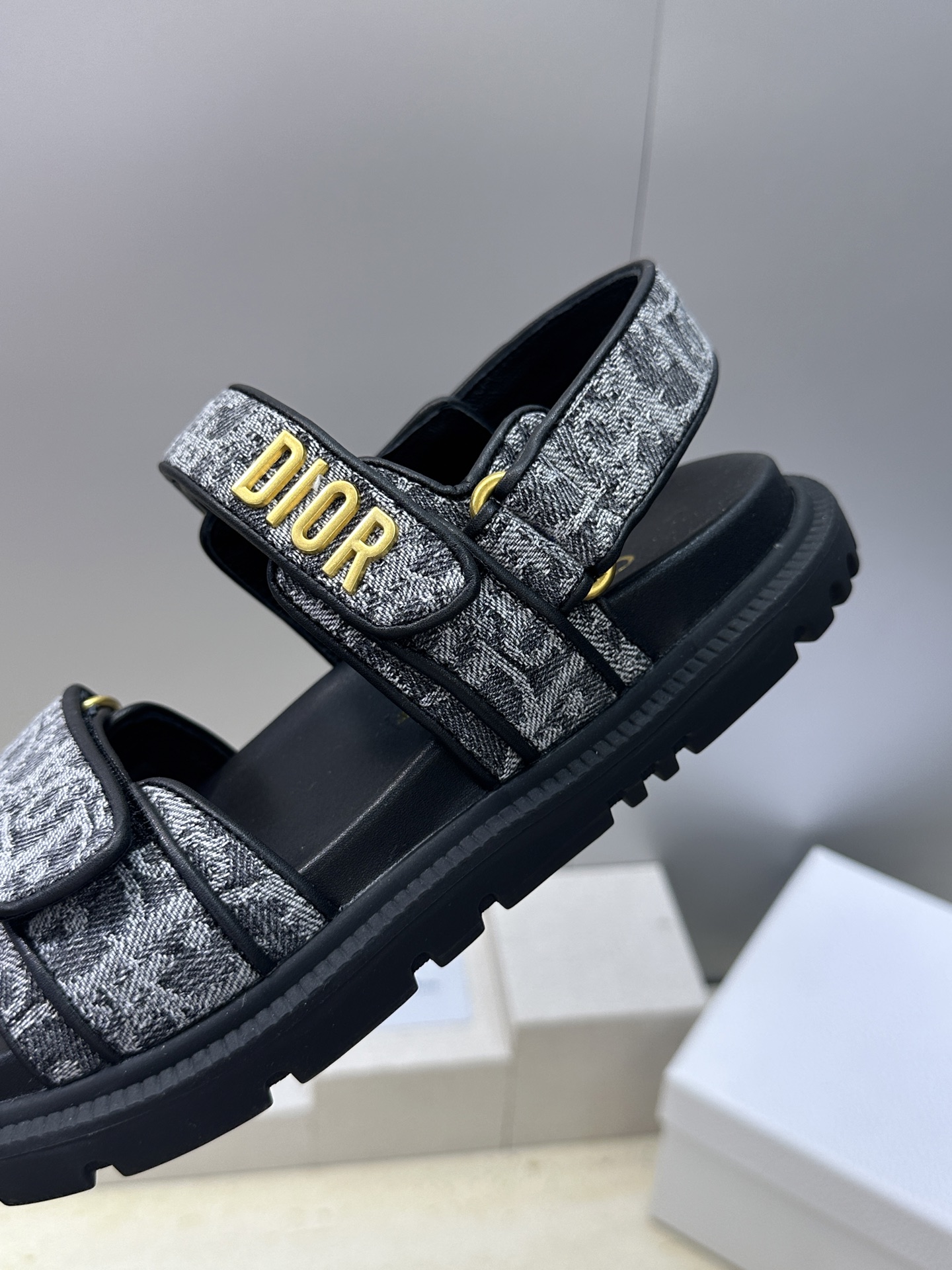 顶级版 迪奥 Dior 春夏经典款 Ract 魔术贴休闲女鞋 CD字母logo五金扣厚底圆头露趾沙滩凉鞋