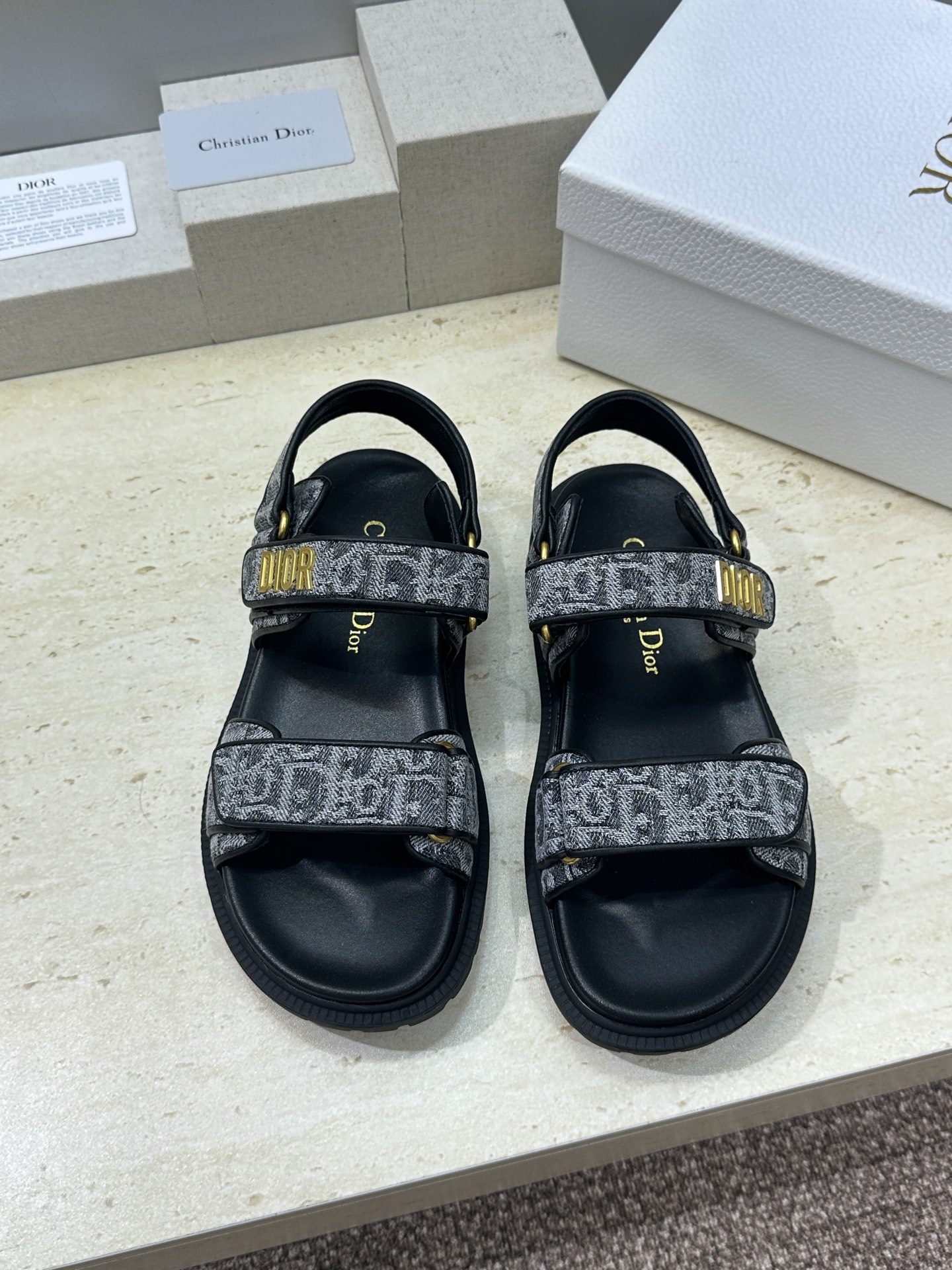 顶级版 迪奥 Dior 春夏经典款 Ract 魔术贴休闲女鞋 CD字母logo五金扣厚底圆头露趾沙滩凉鞋