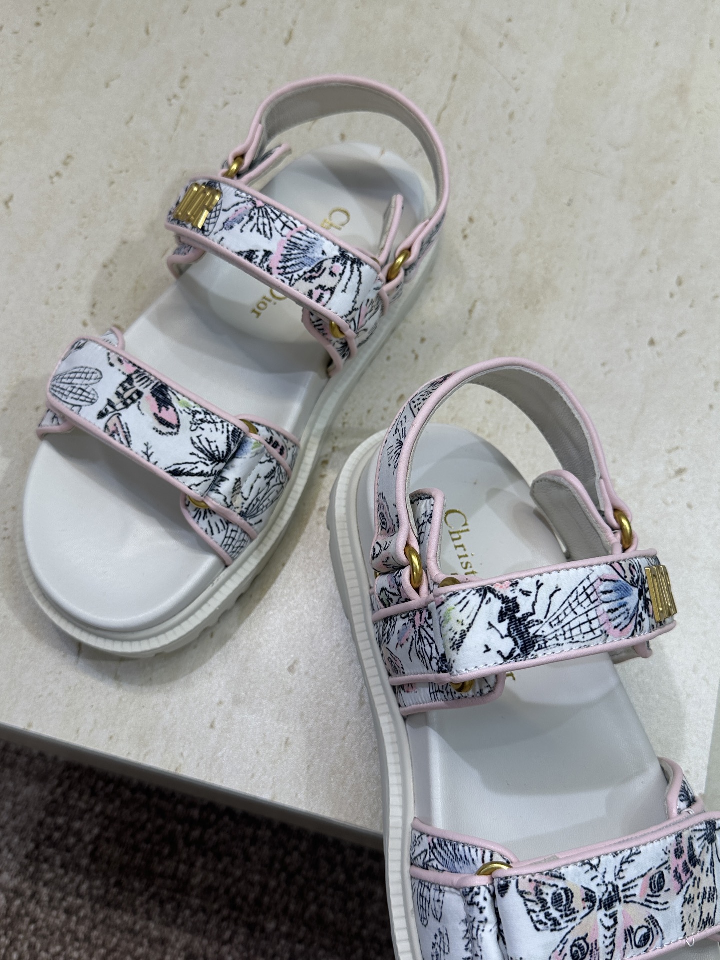 顶级版 迪奥 Dior 春夏经典款 Ract 魔术贴休闲女鞋 CD字母logo五金扣厚底圆头露趾沙滩凉鞋