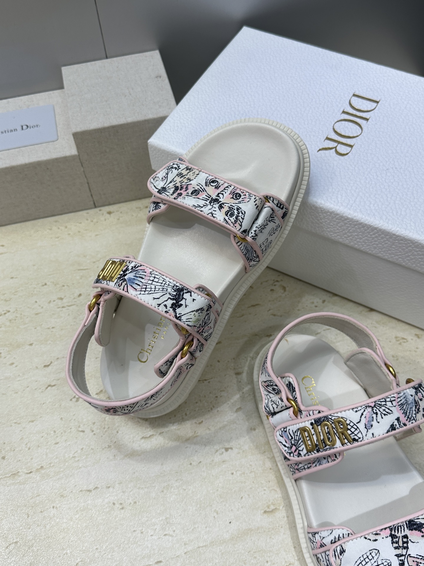 顶级版 迪奥 Dior 春夏经典款 Ract 魔术贴休闲女鞋 CD字母logo五金扣厚底圆头露趾沙滩凉鞋