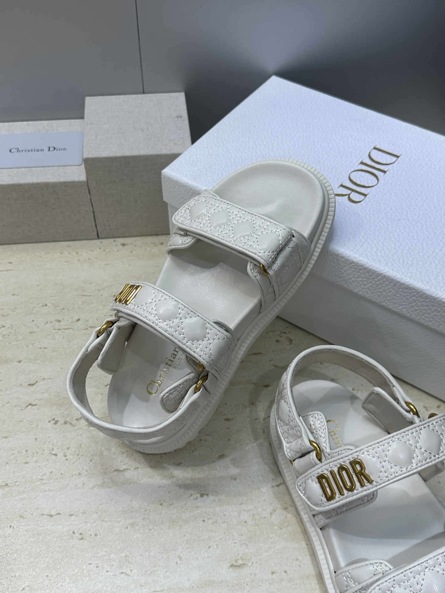 顶级版 迪奥 Dior 春夏经典款 Ract 魔术贴菱格电绣休闲女鞋 CD字母logo五金扣厚底圆头露趾