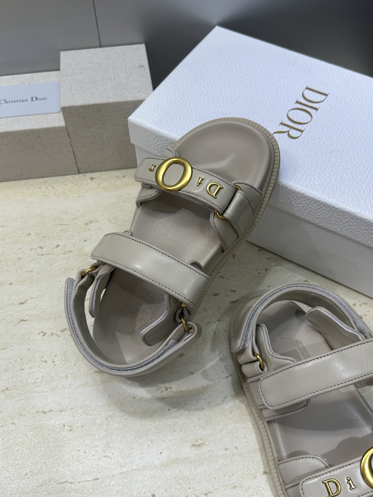 顶级版 迪奥 Dior 2026春夏走秀新款 My 魔术贴厚底休闲女鞋 CD字母logo五金扣平底圆头 