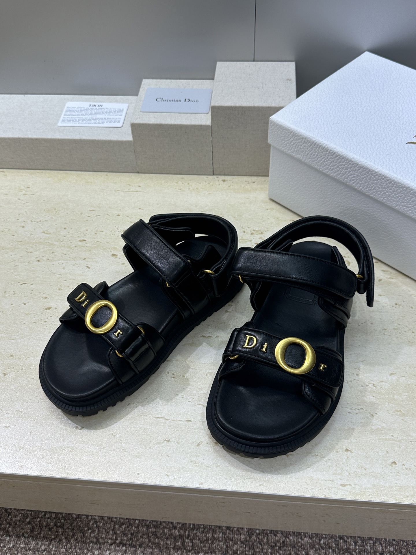 顶级版 迪奥 Dior 2026春夏走秀新款 My 魔术贴厚底休闲女鞋 CD字母logo五金扣平底圆头 