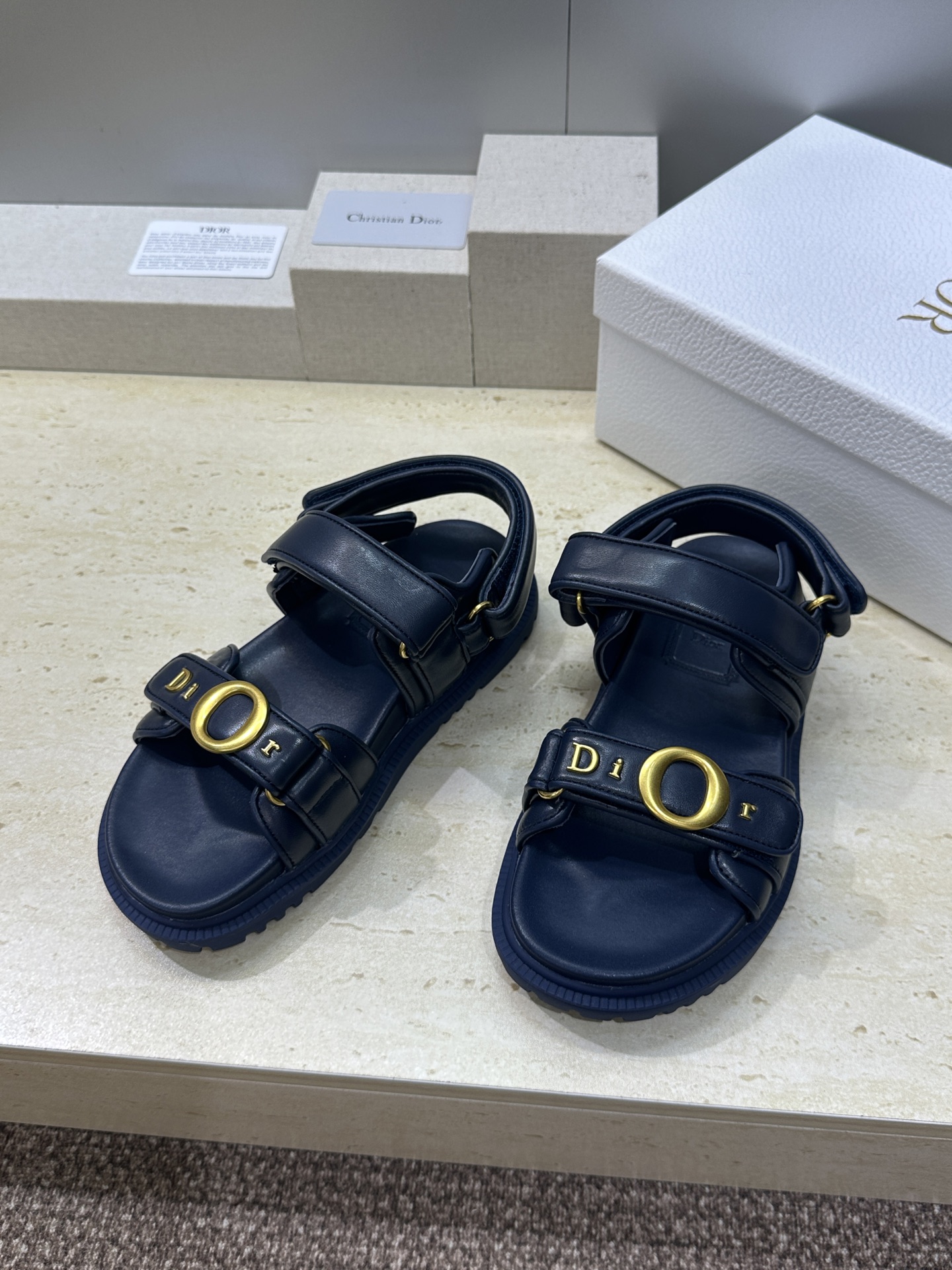 顶级版 迪奥 Dior 2026春夏走秀新款 My 魔术贴厚底休闲女鞋 CD字母logo五金扣平底圆头 