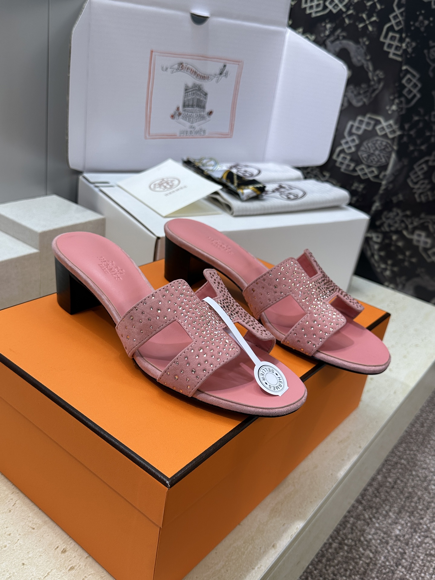 （配全套飞机盒）莞货 代购级 爱马仕 Hermes 2026春夏新色经典款 Oran粗跟拼色工字拖水钻女