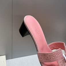 (配全套飞机盒)莞货 代购级 爱马仕 Hermes 2026春夏新色经典款 Oran粗跟拼色工字拖水钻女 (配全套飞机盒)莞货 代购级 爱马仕 Hermes 2026春夏新色经典款 Oran粗跟拼色工字拖水钻女