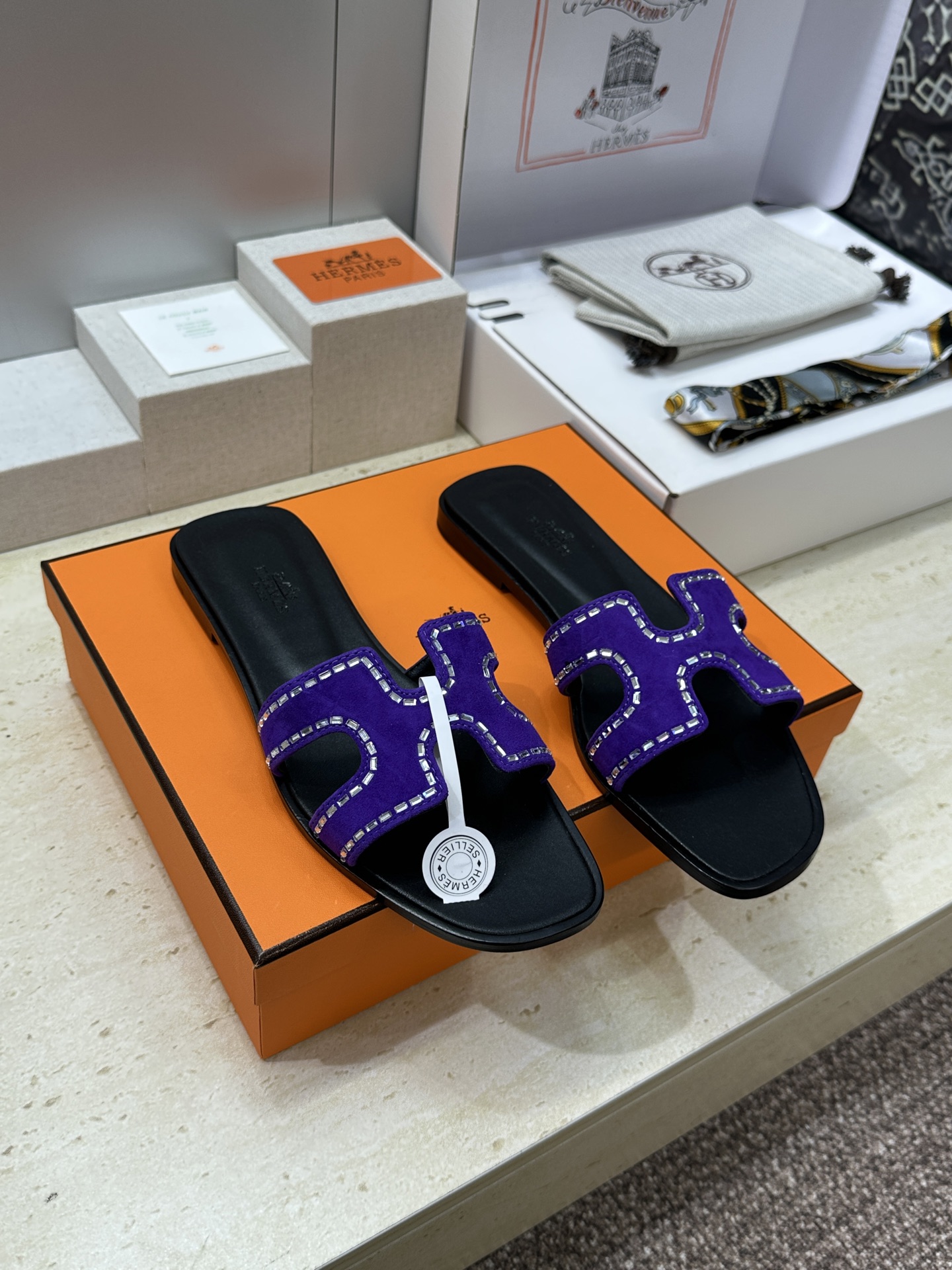 （配全套飞机盒）莞货 代购级 爱马仕 Hermes 2026春夏新色经典款 Oran粗跟拼色工字拖水钻串