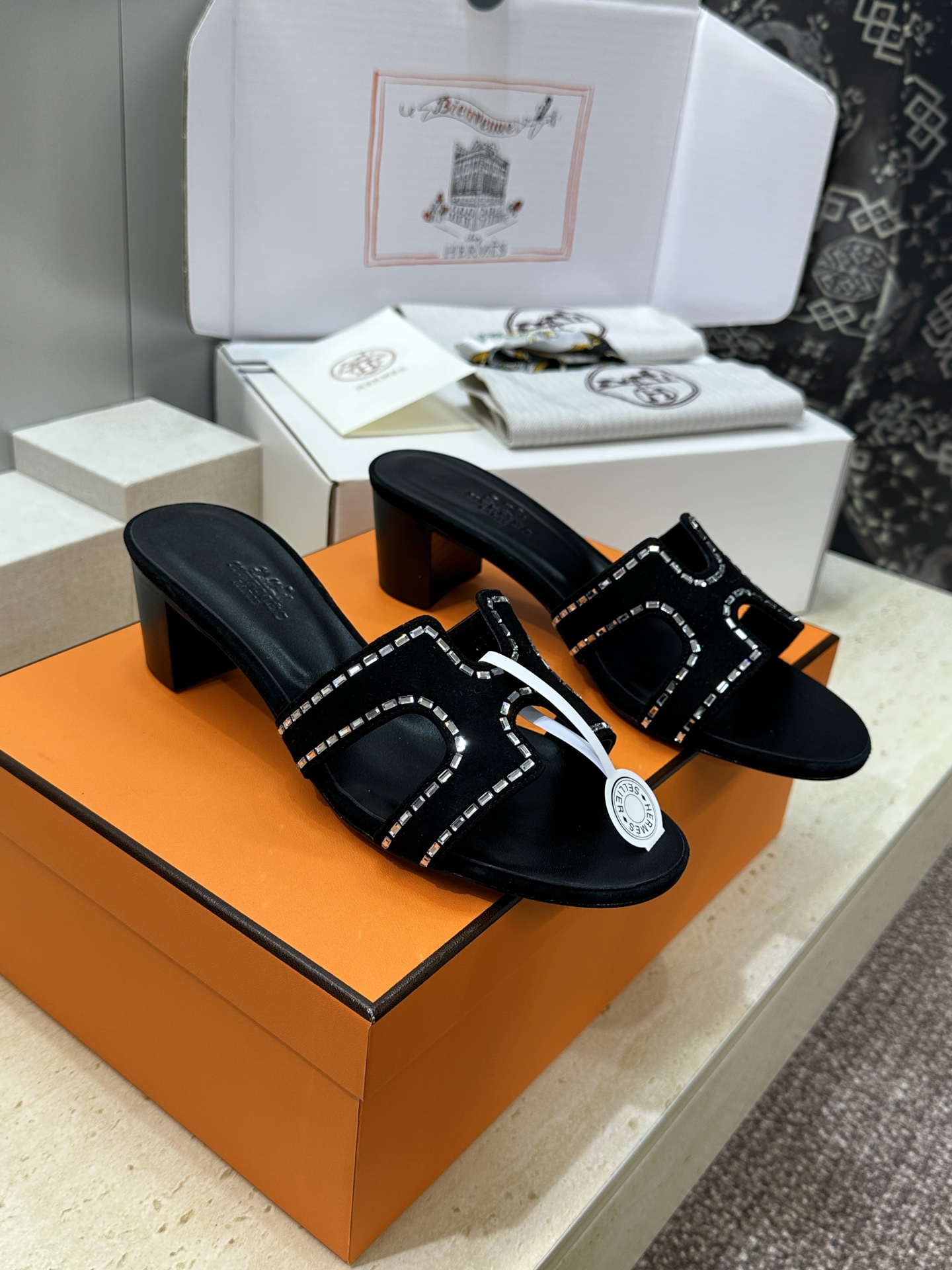 （配全套飞机盒）莞货 代购级 爱马仕 Hermes 2026春夏新色经典款 Oran粗跟拼色工字拖水钻串