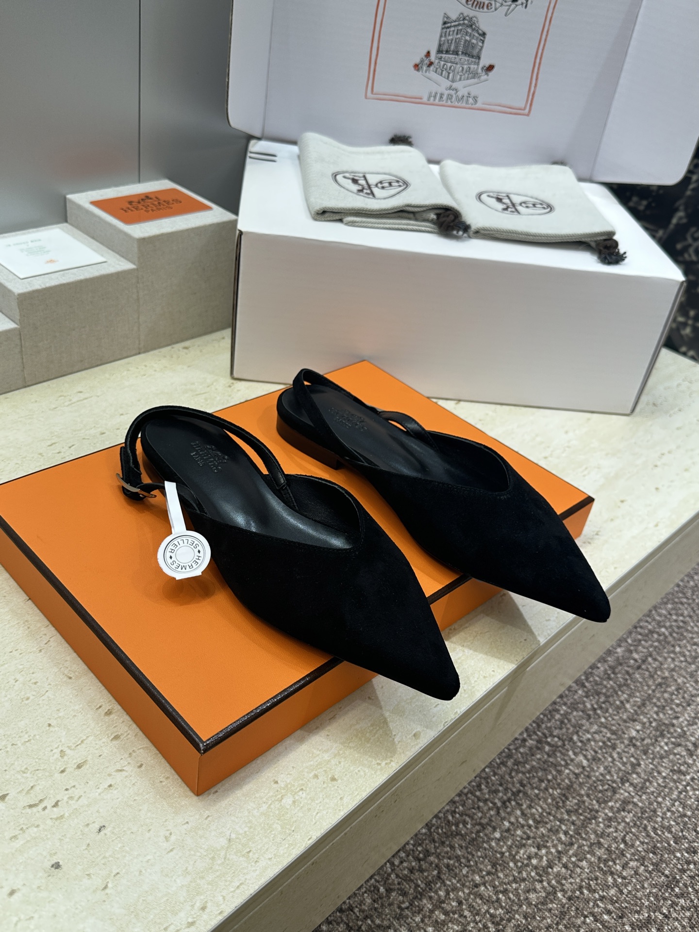 莞货 代购级 爱马仕 Hermes 2026春夏新款 Nicolette 平底拼色穆勒女鞋  H家字母l