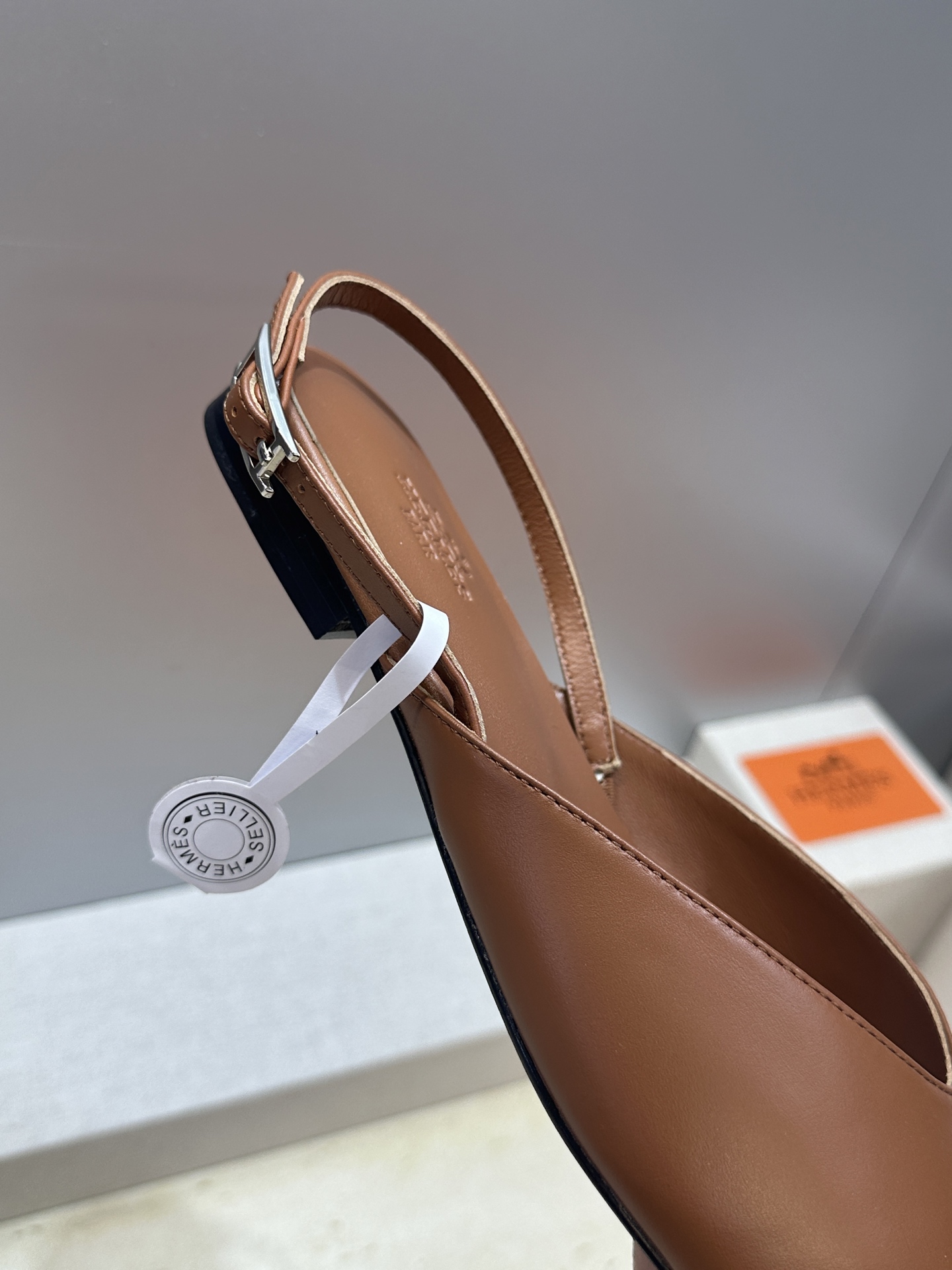 莞货 代购级 爱马仕 Hermes 2026春夏新款 Nicolette 平底拼色穆勒女鞋  H家字母l