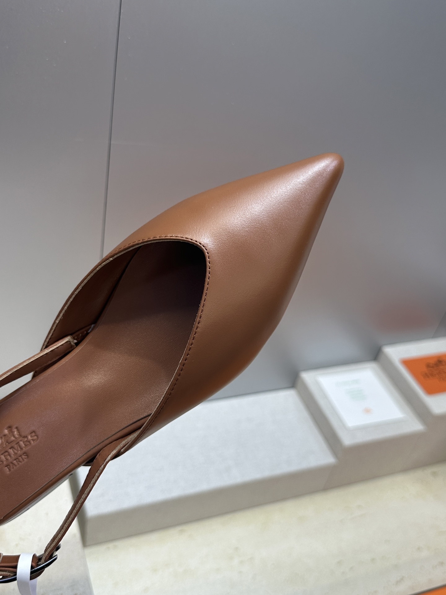 莞货 代购级 爱马仕 Hermes 2026春夏新款 Nicolette 平底拼色穆勒女鞋  H家字母l