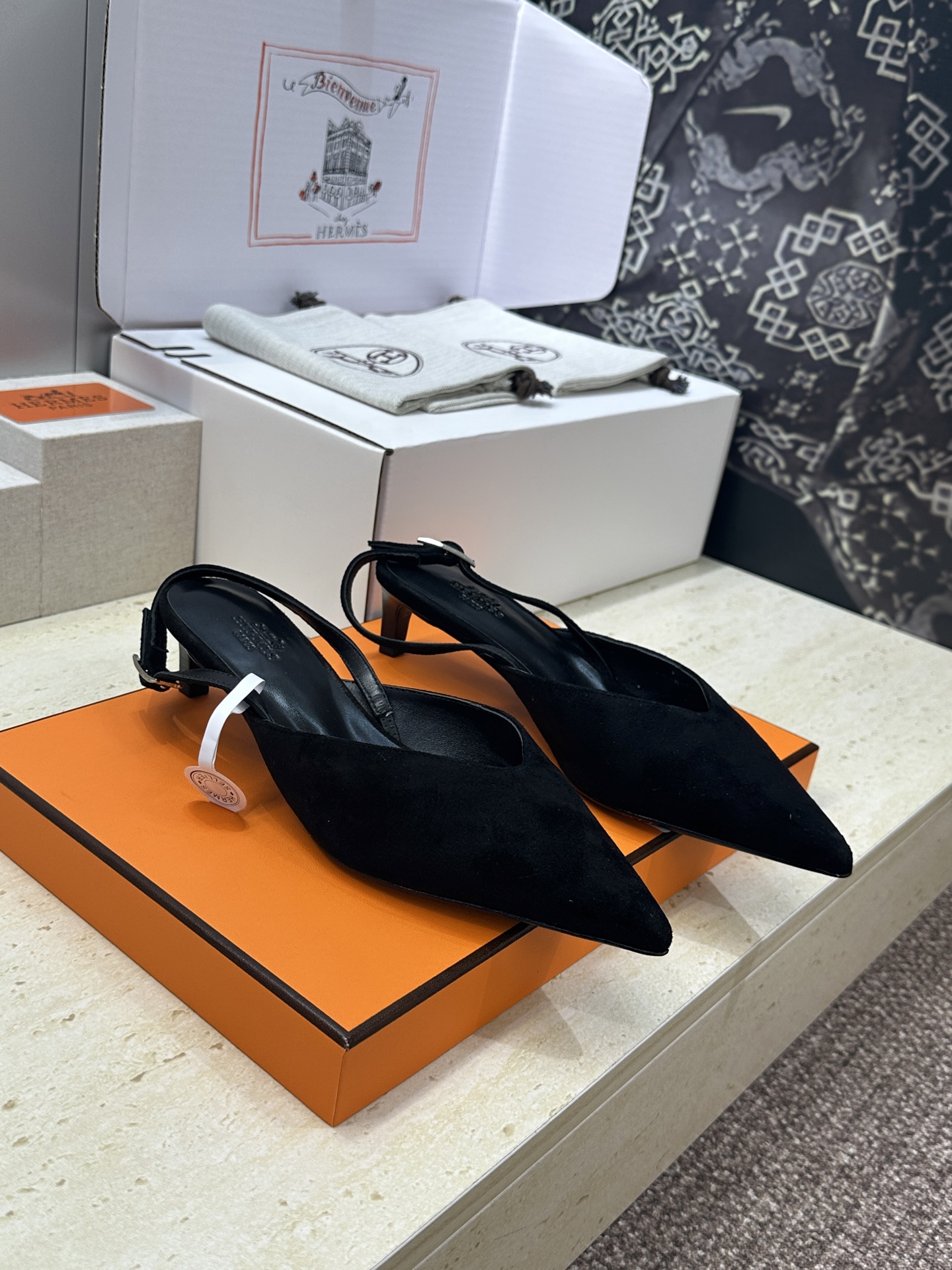 莞货 代购级 爱马仕 Hermes 2026春夏新款 Nicolette 低跟拼色穆勒女鞋  H家字母l