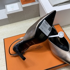莞货 代购级 爱马仕 Hermes 2026春夏新款 Nicolette 高跟拼色穆勒女鞋 H家字母l 莞货 代购级 爱马仕 Hermes 2026春夏新款 Nicolette 高跟拼色穆勒女鞋 H家字母l