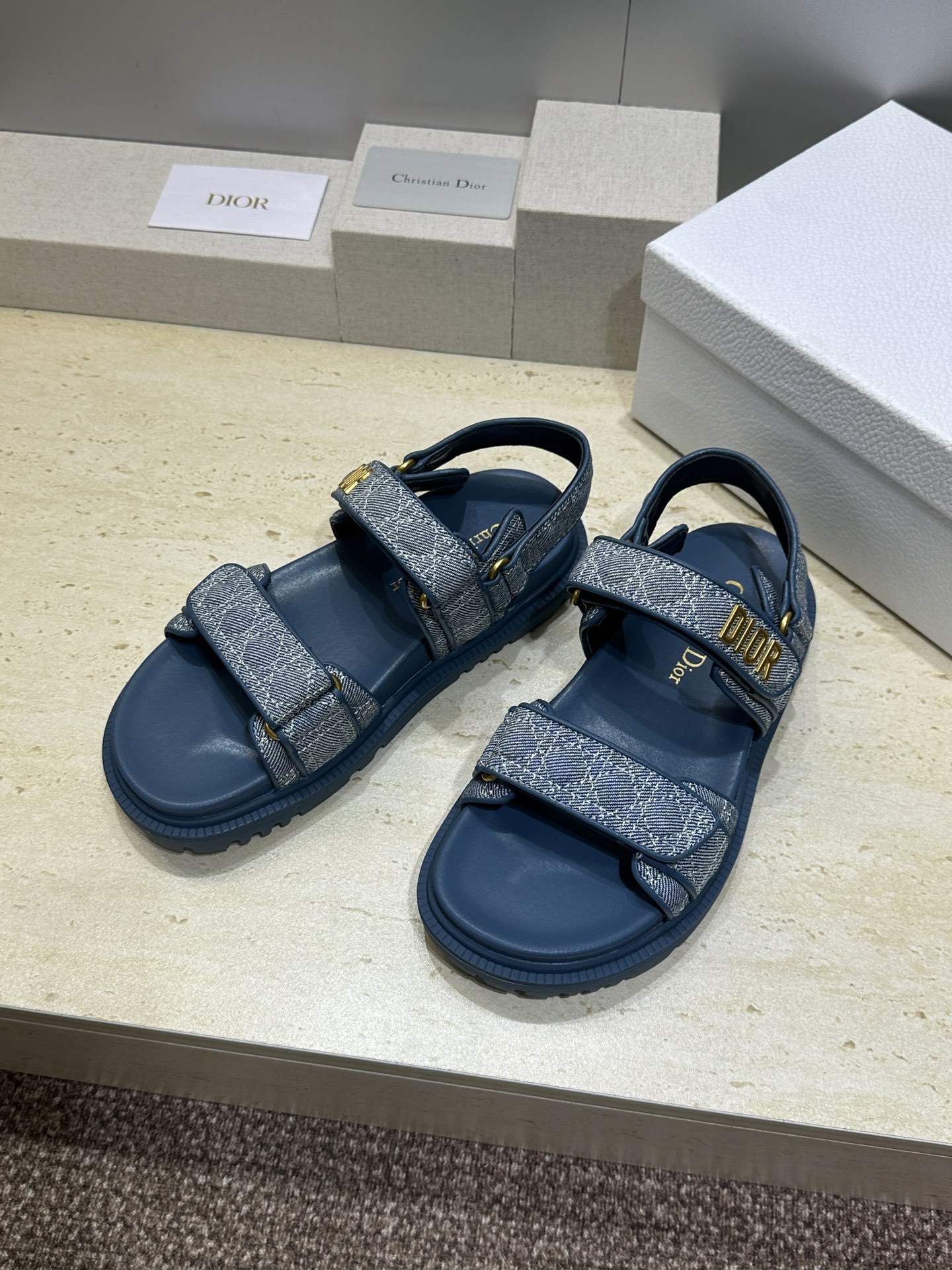 顶级版 迪奥 Dior 春夏经典款 Ract 魔术贴休闲女鞋 CD字母logo五金扣厚底圆头露趾沙滩凉鞋