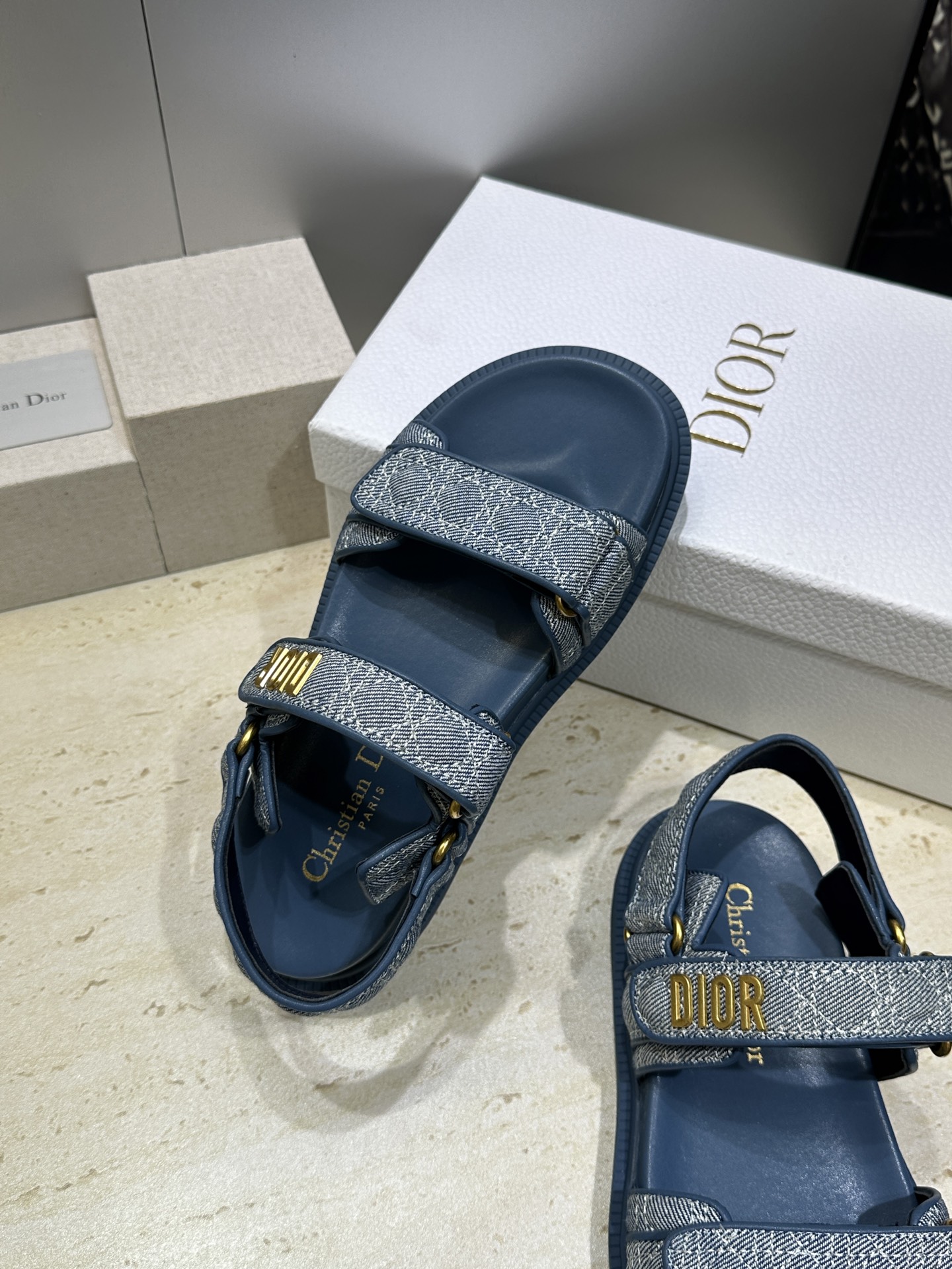 顶级版 迪奥 Dior 春夏经典款 Ract 魔术贴休闲女鞋 CD字母logo五金扣厚底圆头露趾沙滩凉鞋