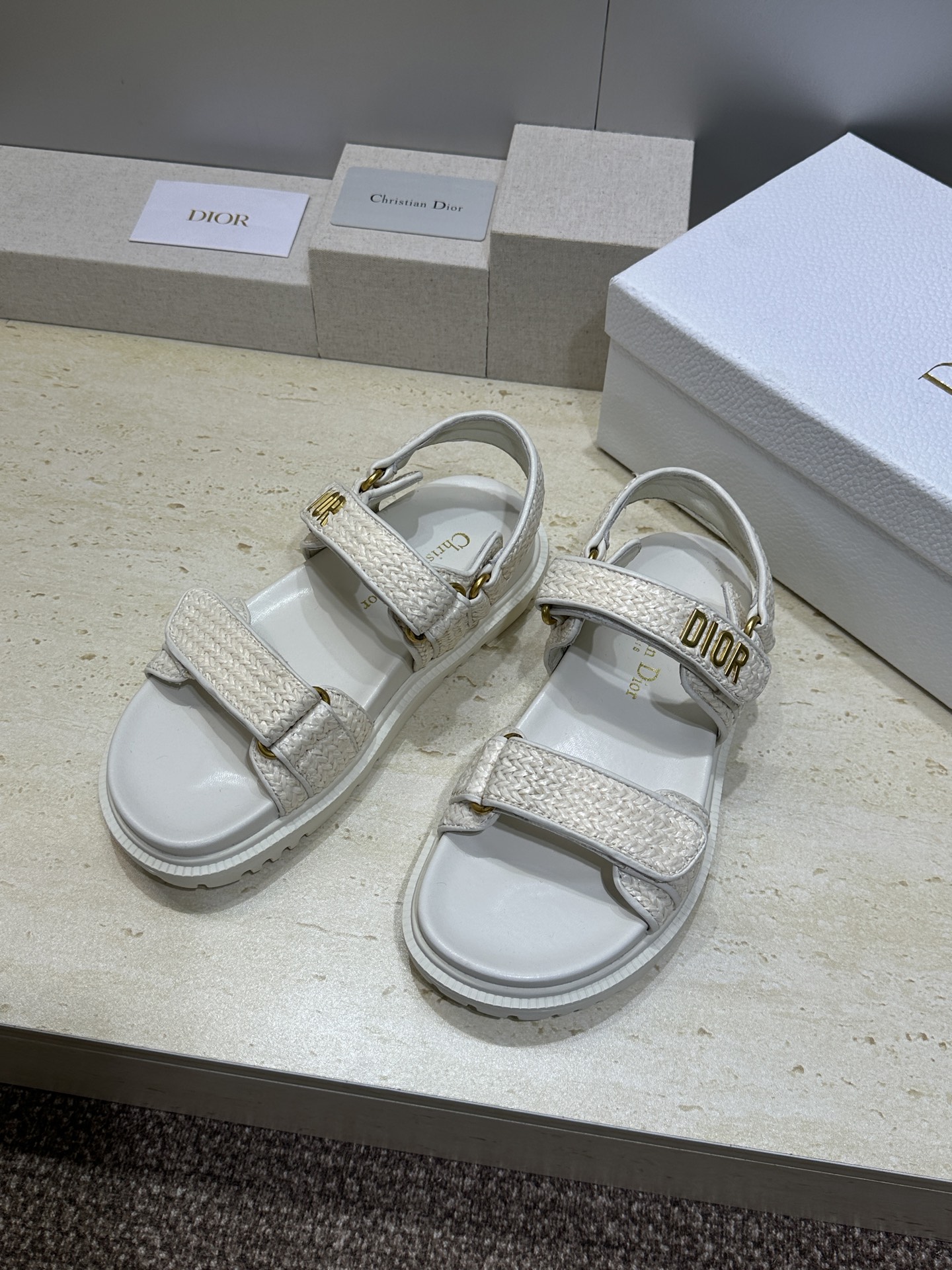 顶级版 迪奥 Dior 春夏经典款 Ract 魔术贴休闲女鞋 CD字母logo五金扣厚底圆头露趾沙滩凉鞋