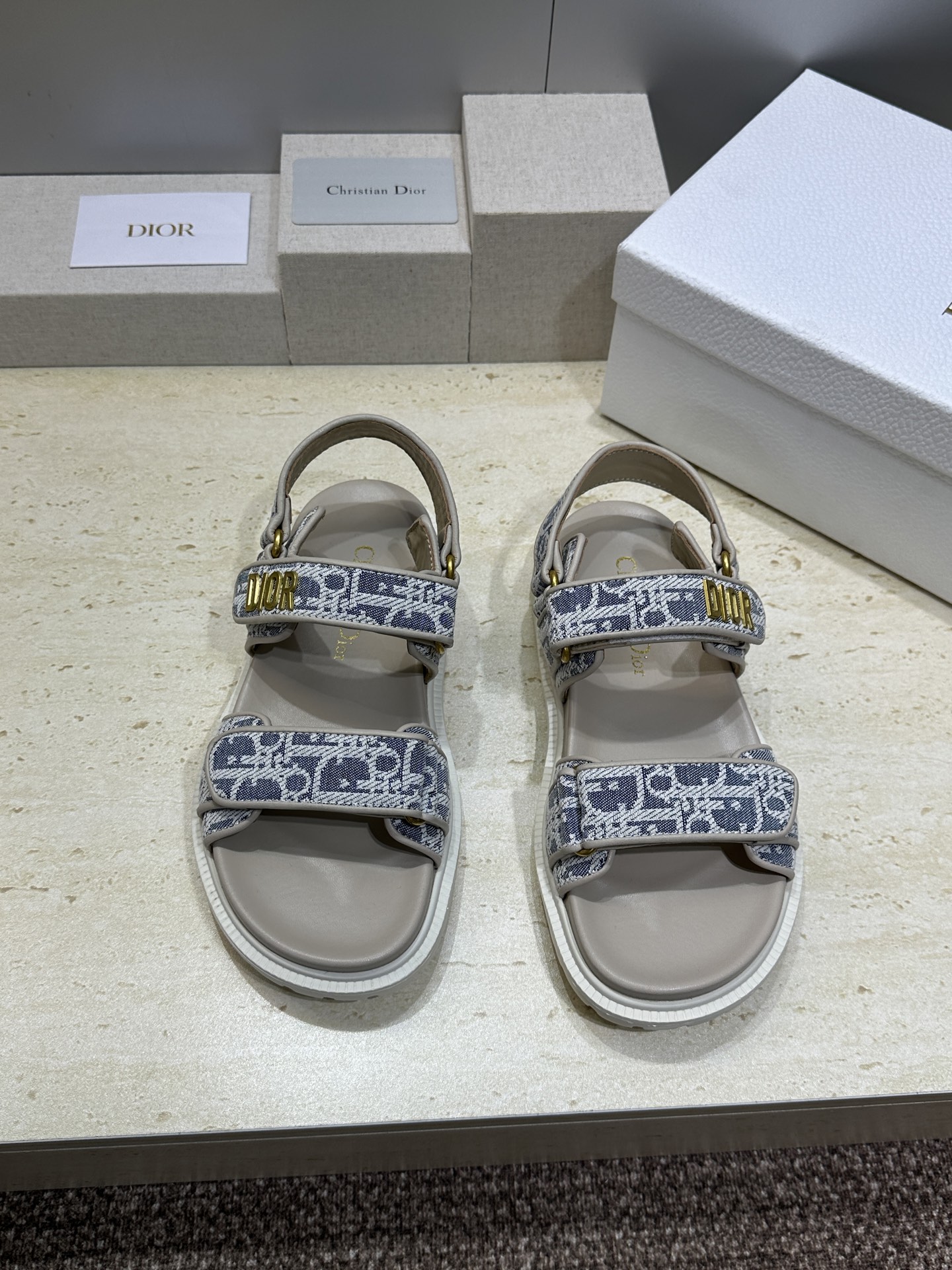 顶级版 迪奥 Dior 春夏经典款 Ract 魔术贴休闲女鞋 CD字母logo五金扣厚底圆头露趾沙滩凉鞋