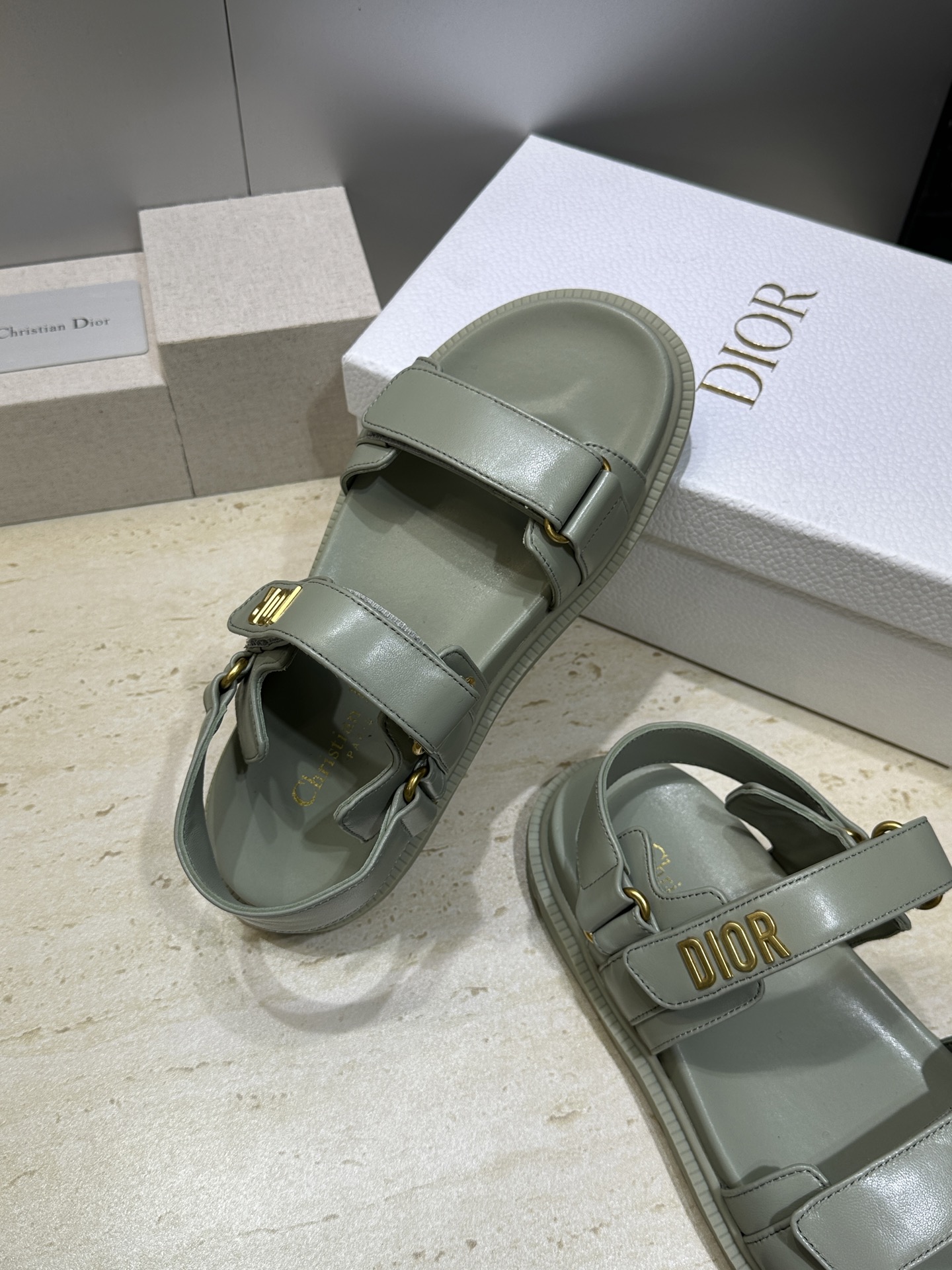顶级版 迪奥 Dior 春夏经典款 Ract 魔术贴休闲女鞋 CD字母logo五金扣厚底圆头露趾沙滩凉鞋