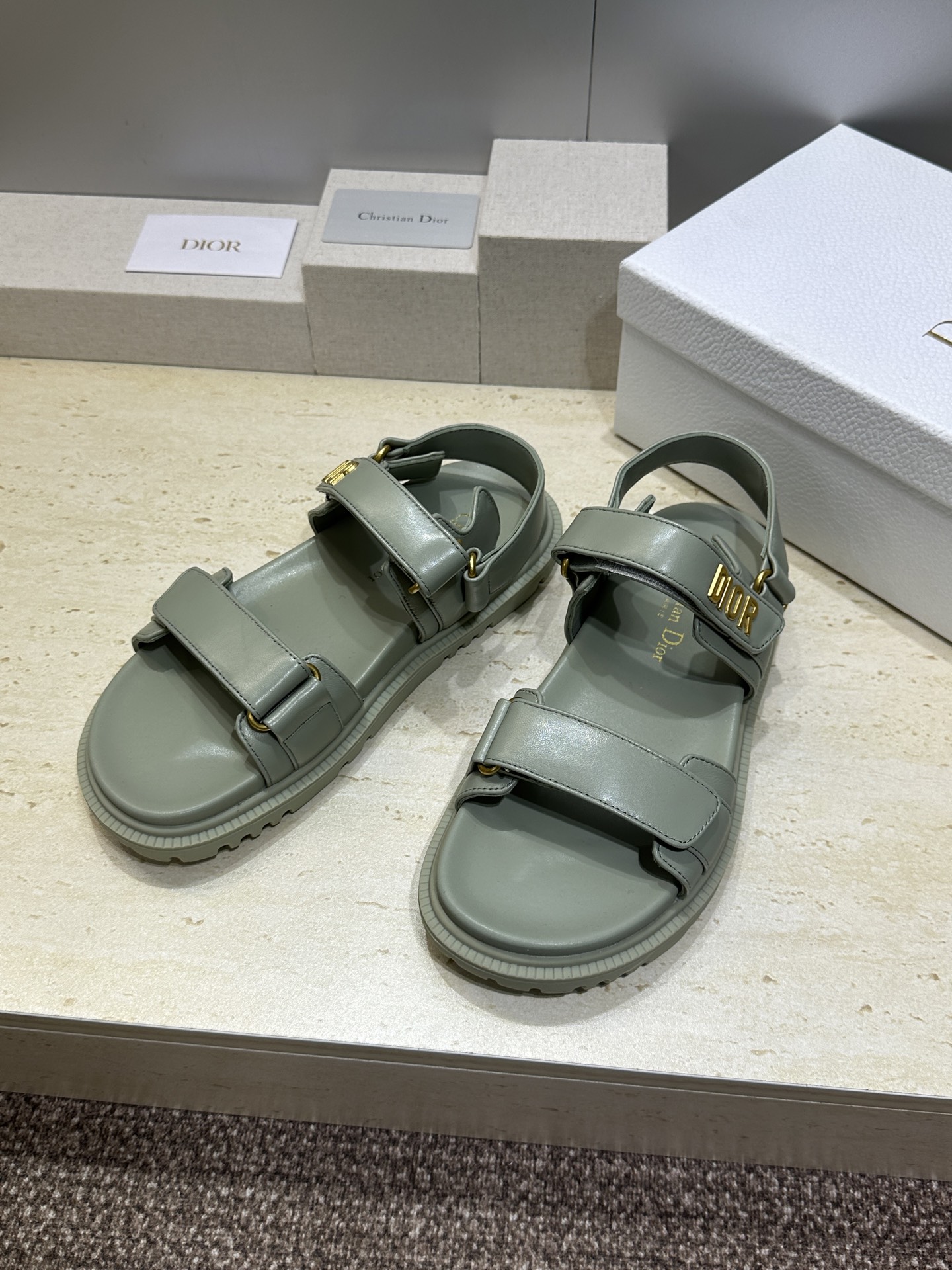 顶级版 迪奥 Dior 春夏经典款 Ract 魔术贴休闲女鞋 CD字母logo五金扣厚底圆头露趾沙滩凉鞋