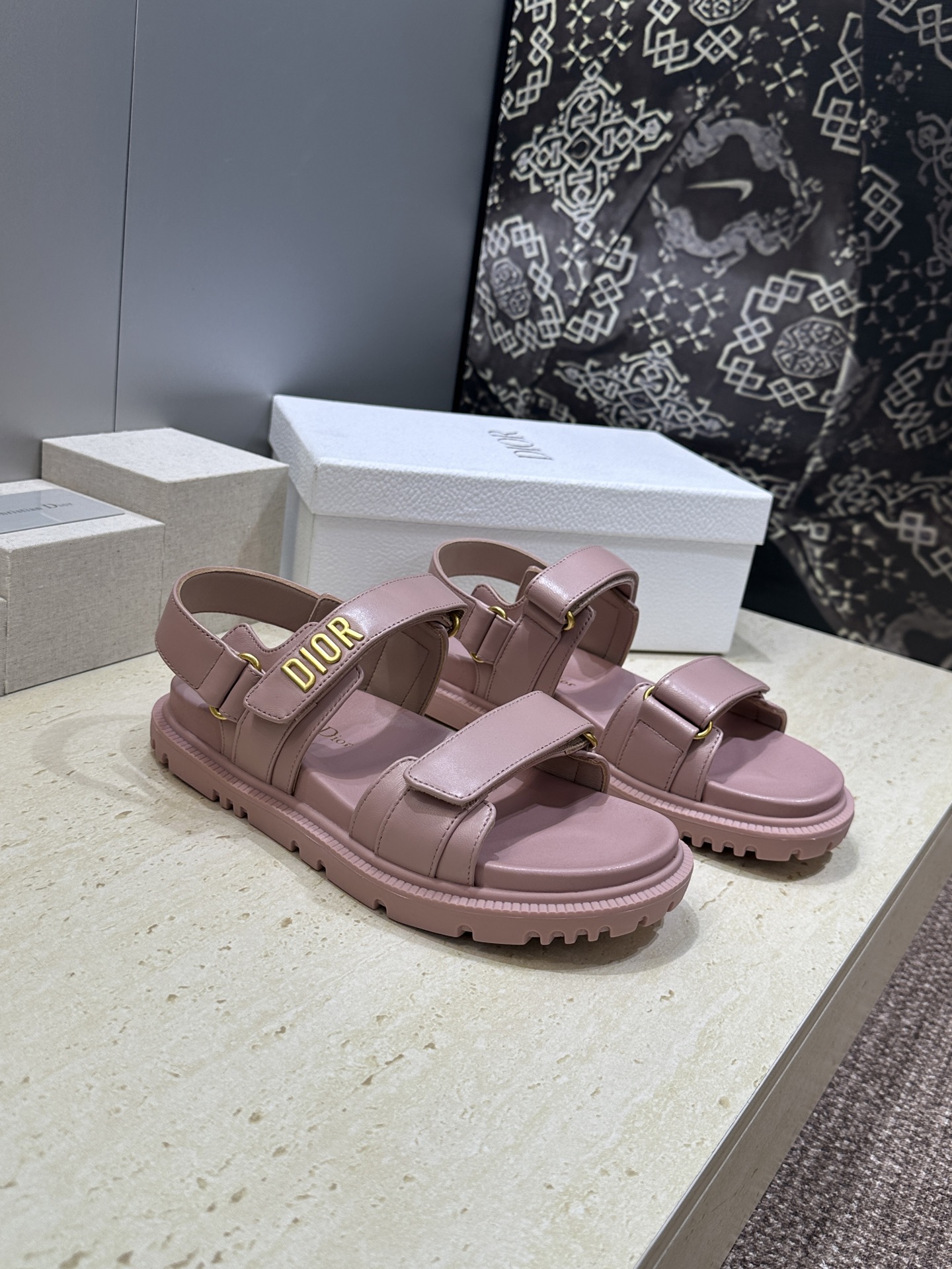 顶级版 迪奥 Dior 春夏经典款 Ract 魔术贴休闲女鞋 CD字母logo五金扣厚底圆头露趾沙滩凉鞋