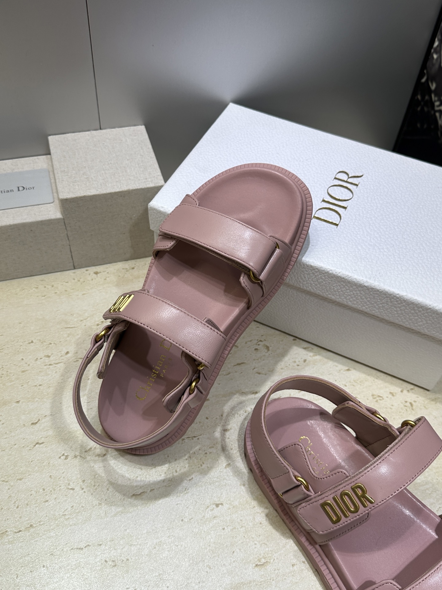 顶级版 迪奥 Dior 春夏经典款 Ract 魔术贴休闲女鞋 CD字母logo五金扣厚底圆头露趾沙滩凉鞋
