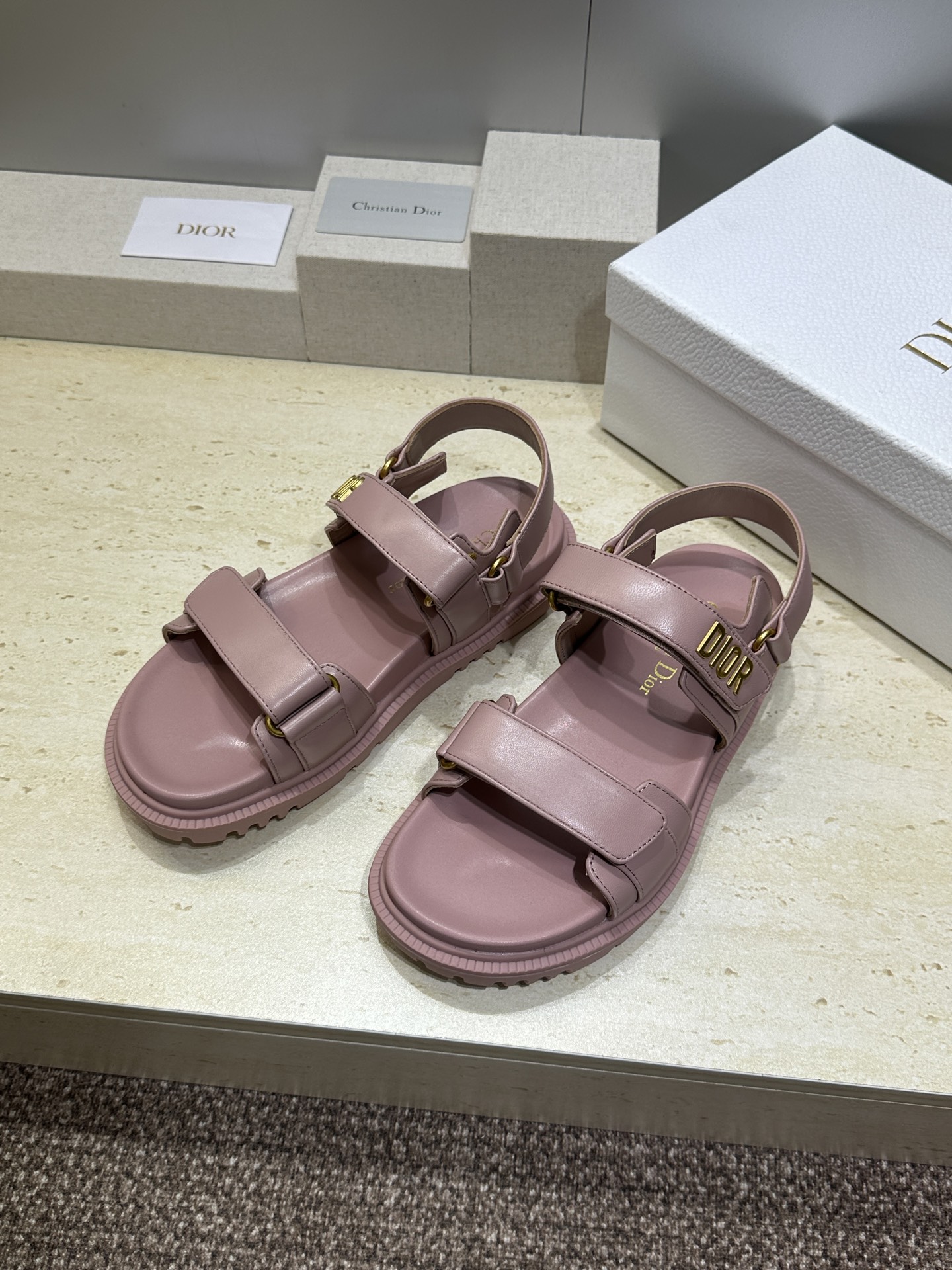 顶级版 迪奥 Dior 春夏经典款 Ract 魔术贴休闲女鞋 CD字母logo五金扣厚底圆头露趾沙滩凉鞋