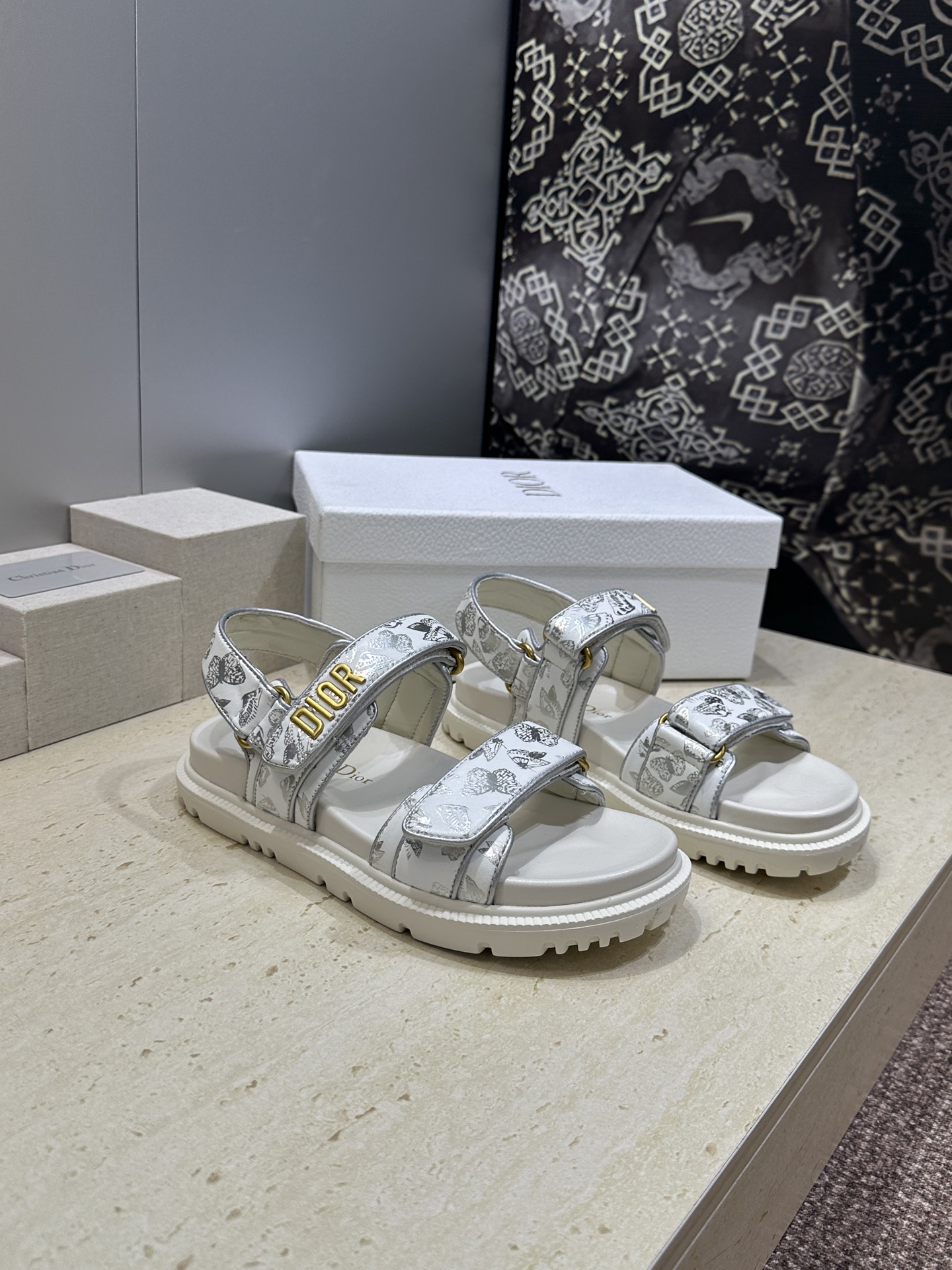 顶级版 迪奥 Dior 春夏经典款 Ract 魔术贴休闲女鞋 CD字母logo五金扣厚底圆头露趾沙滩凉鞋