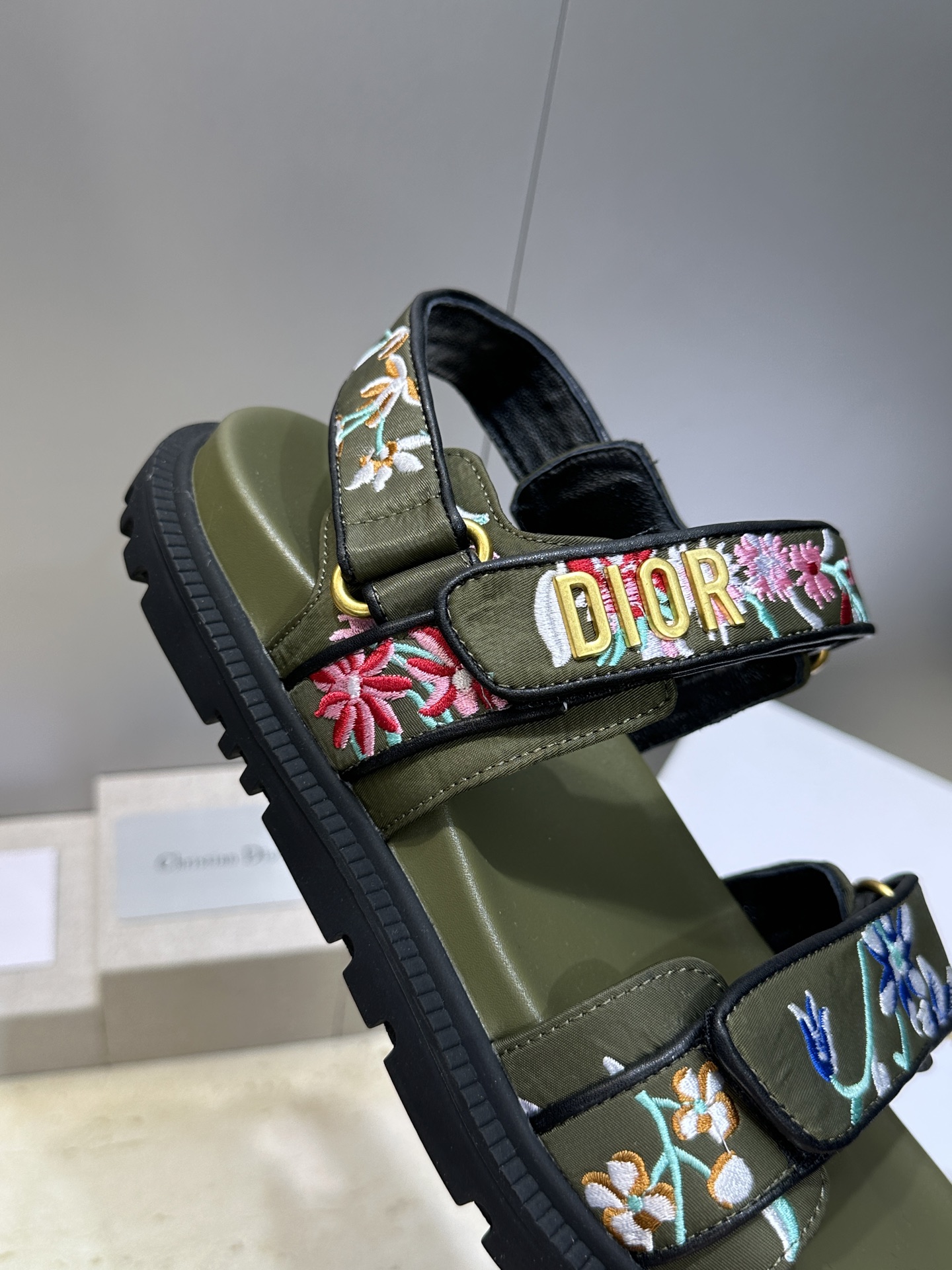 顶级版 迪奥 Dior 春夏经典款 Ract 魔术贴休闲女鞋 CD字母logo五金扣厚底圆头露趾沙滩凉鞋