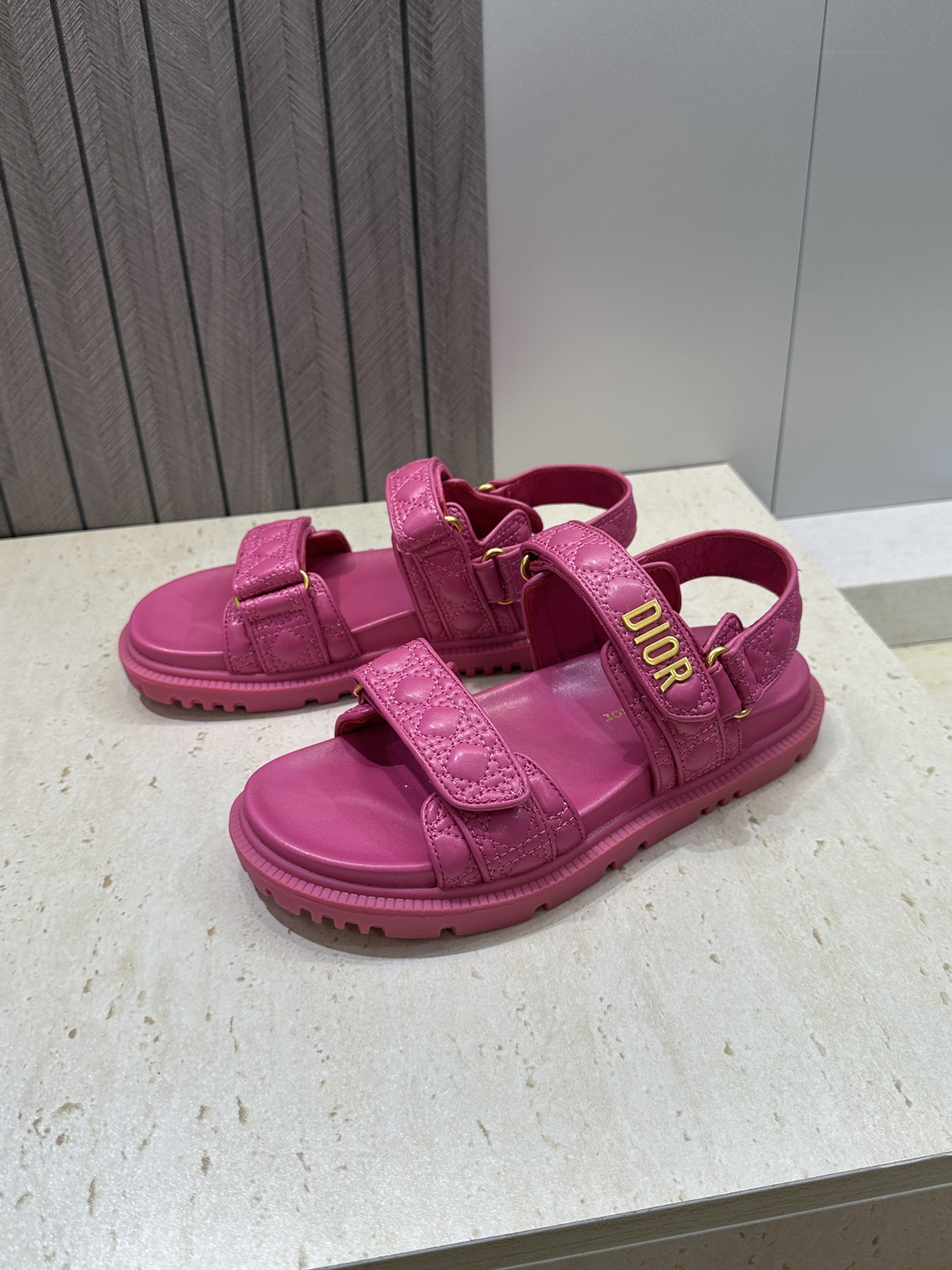 顶级版 迪奥 Dior 春夏经典款 Ract 魔术贴菱格电绣休闲女鞋 CD字母logo五金扣厚底圆头露趾
