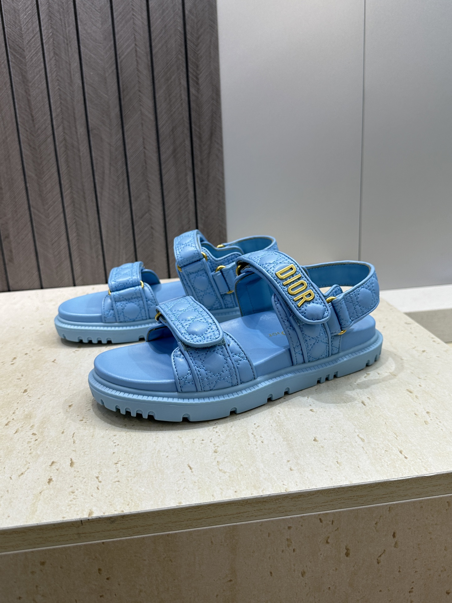 顶级版 迪奥 Dior 春夏经典款 Ract 魔术贴菱格电绣休闲女鞋 CD字母logo五金扣厚底圆头露趾