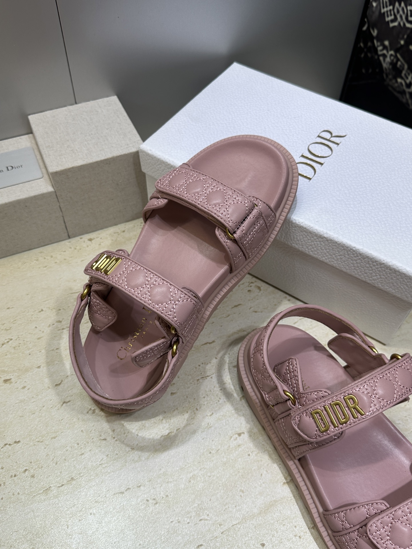 顶级版 迪奥 Dior 春夏经典款 Ract 魔术贴菱格电绣休闲女鞋 CD字母logo五金扣厚底圆头露趾