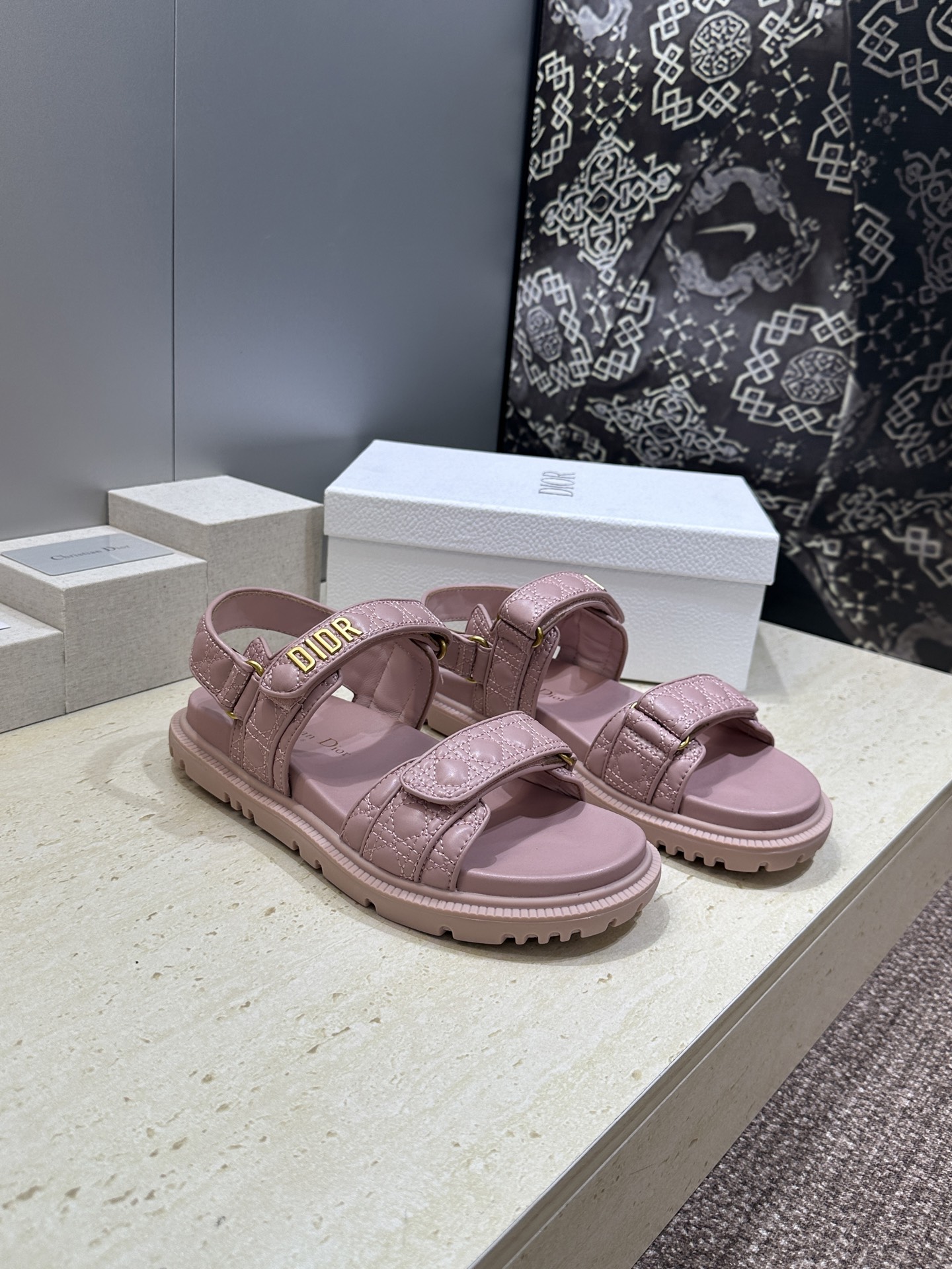 顶级版 迪奥 Dior 春夏经典款 Ract 魔术贴菱格电绣休闲女鞋 CD字母logo五金扣厚底圆头露趾