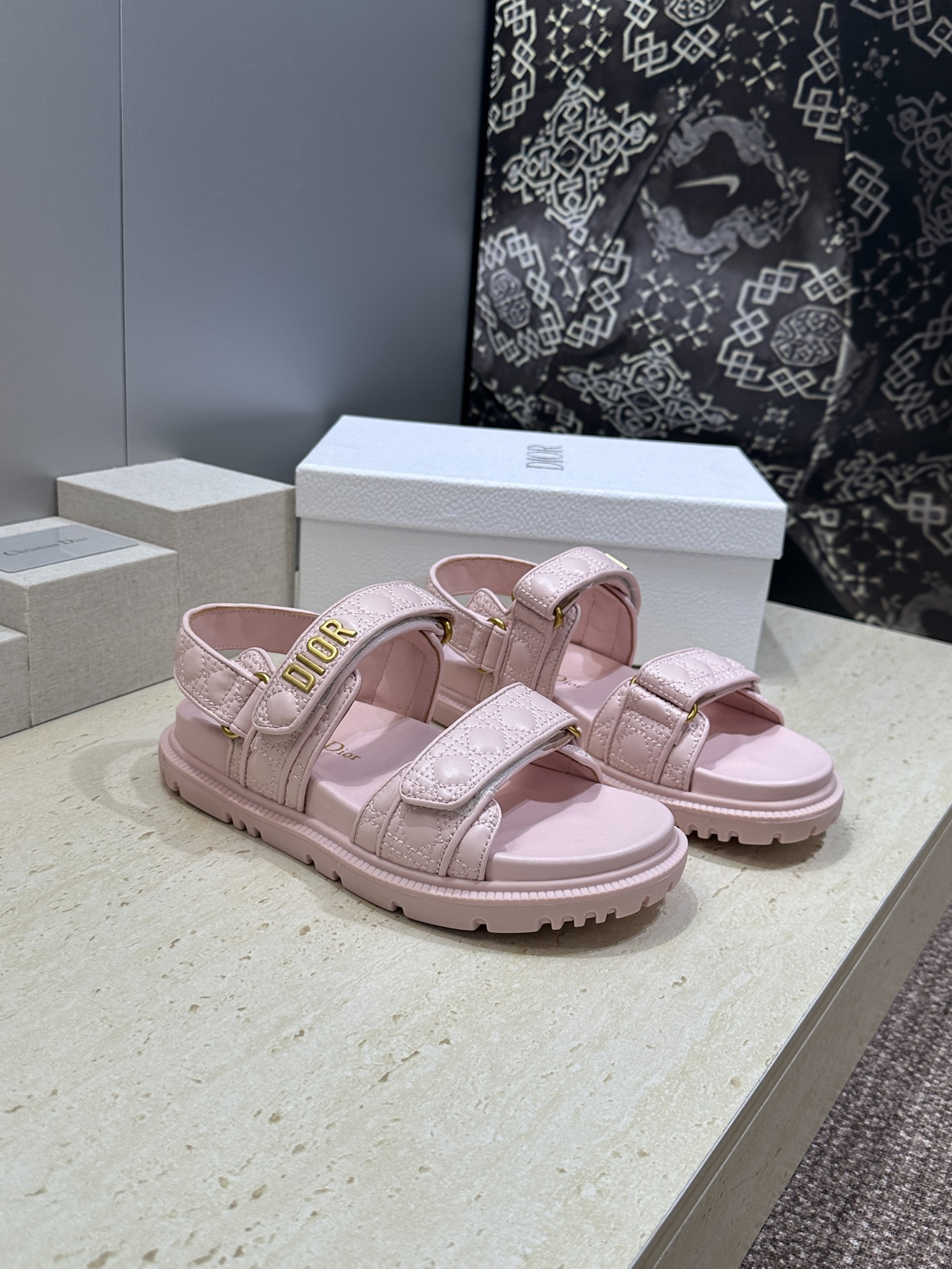顶级版 迪奥 Dior 春夏经典款 Ract 魔术贴菱格电绣休闲女鞋 CD字母logo五金扣厚底圆头露趾