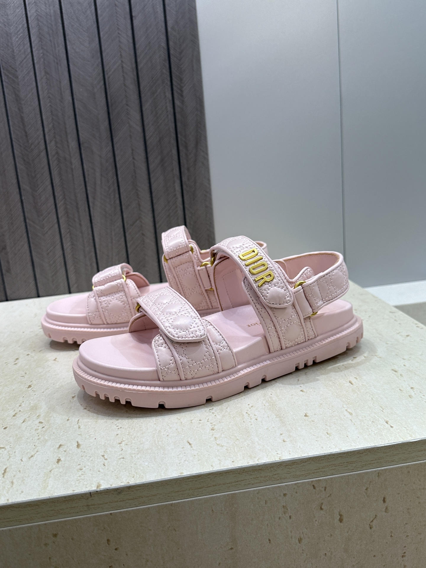 顶级版 迪奥 Dior 春夏经典款 Ract 魔术贴菱格电绣休闲女鞋 CD字母logo五金扣厚底圆头露趾