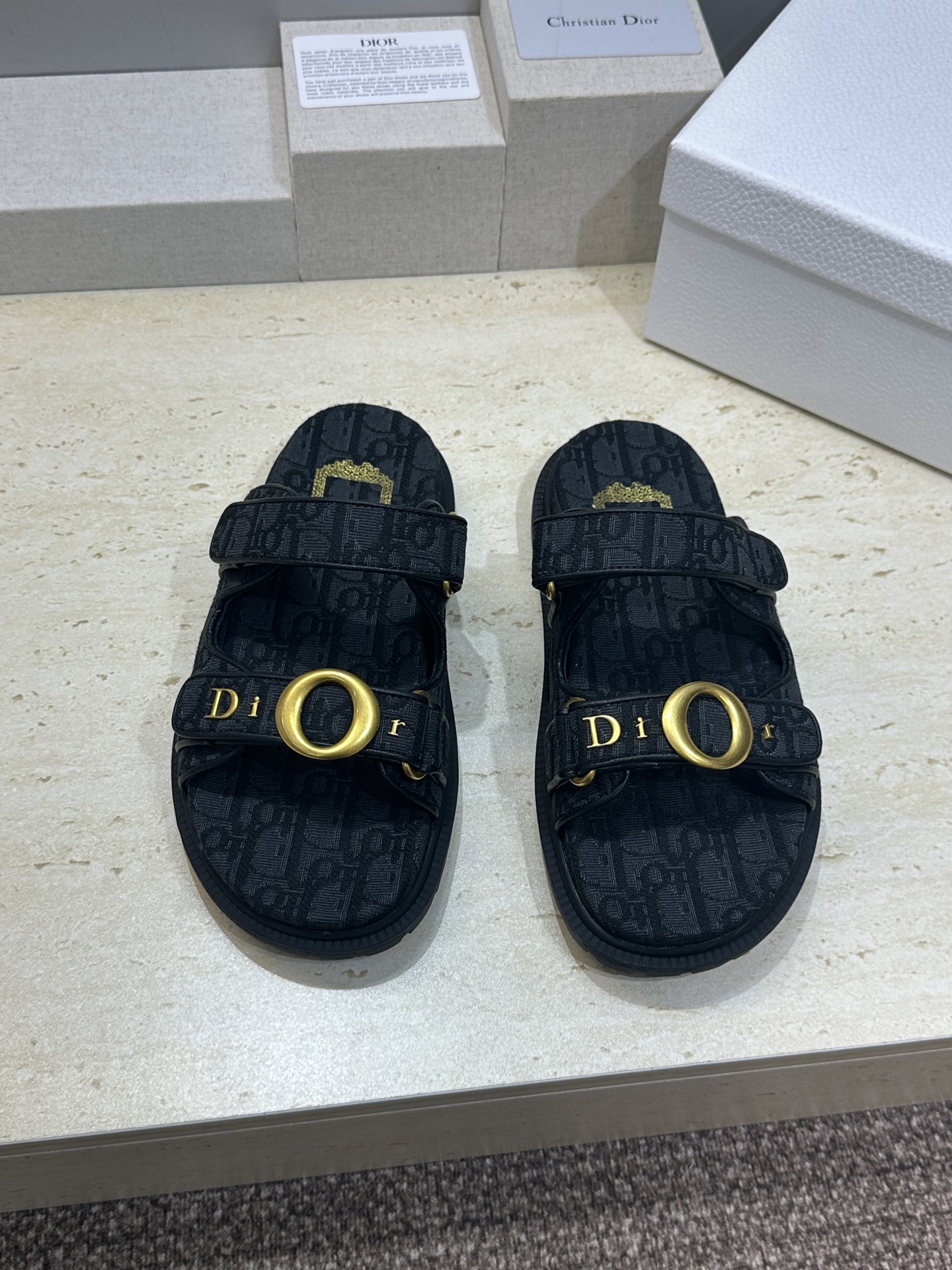 顶级版 迪奥 Dior 2026春夏走秀新款 My 魔术贴厚底休闲女鞋 CD字母logo五金扣平底圆头露