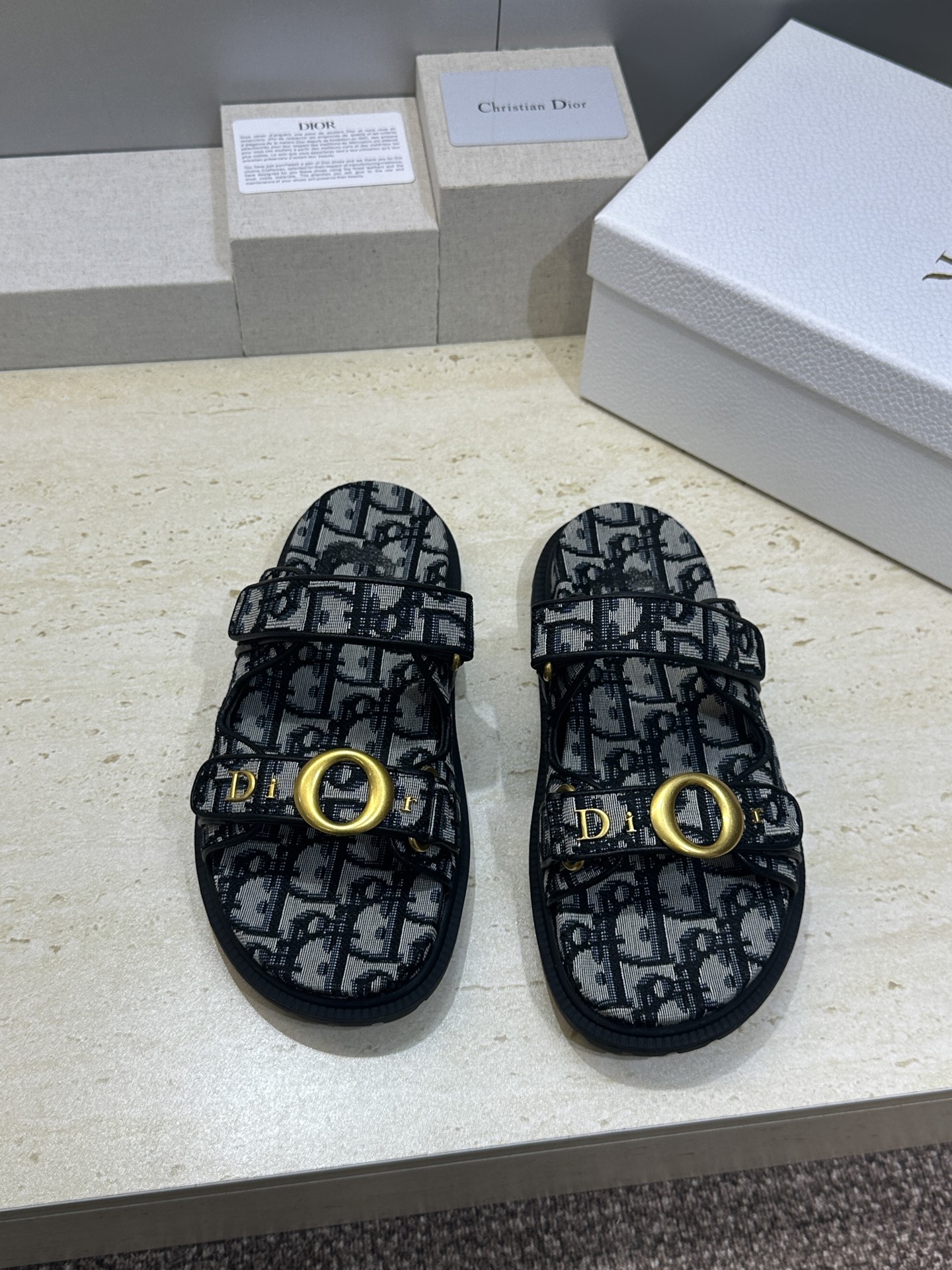 顶级版 迪奥 Dior 2026春夏走秀新款 My 魔术贴厚底休闲女鞋 CD字母logo五金扣平底圆头露