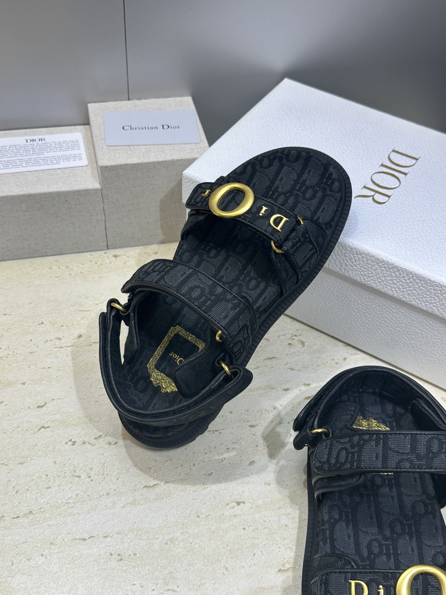 顶级版 迪奥 Dior 2026春夏走秀新款 My 魔术贴厚底休闲女鞋 CD字母logo五金扣平底圆头露