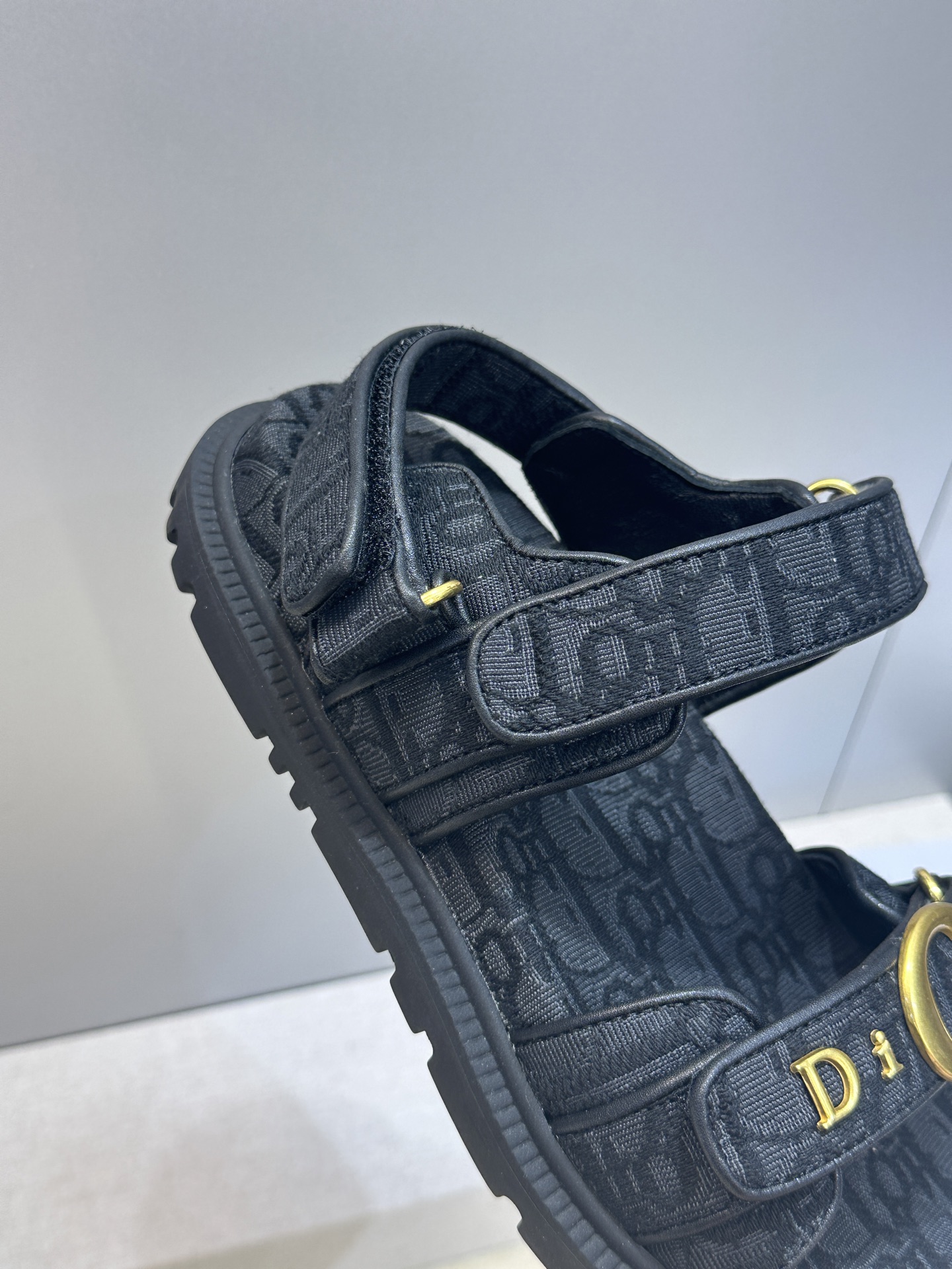 顶级版 迪奥 Dior 2026春夏走秀新款 My 魔术贴厚底休闲女鞋 CD字母logo五金扣平底圆头露
