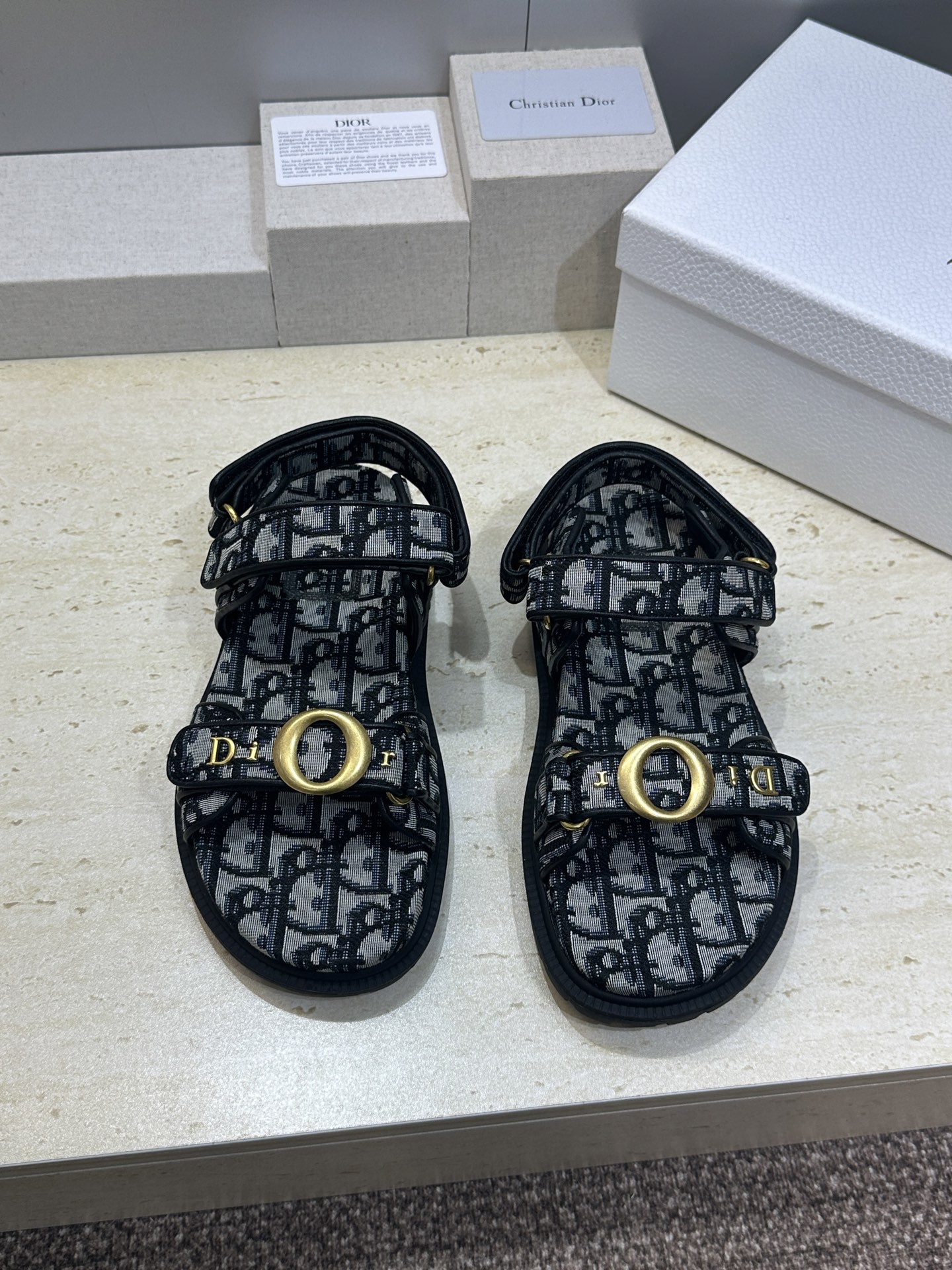 顶级版 迪奥 Dior 2026春夏走秀新款 My 魔术贴厚底休闲女鞋 CD字母logo五金扣平底圆头露