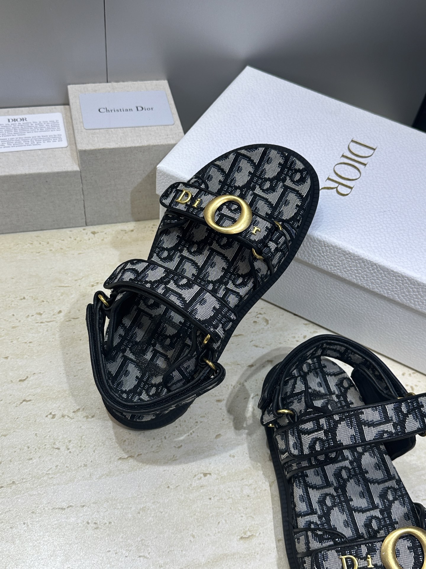 顶级版 迪奥 Dior 2026春夏走秀新款 My 魔术贴厚底休闲女鞋 CD字母logo五金扣平底圆头露