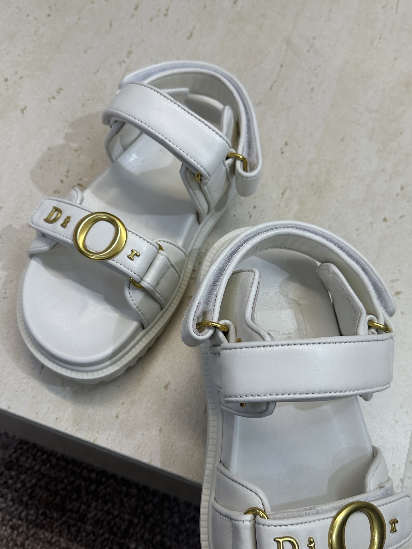 顶级版 迪奥 Dior 2026春夏走秀新款 My 魔术贴厚底休闲女鞋 CD字母logo五金扣平底圆头 