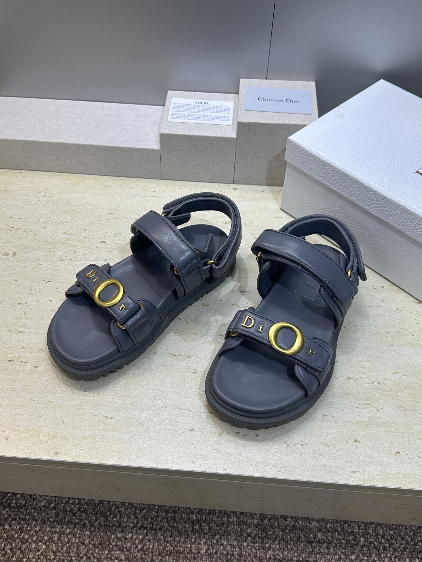 顶级版 迪奥 Dior 2026春夏走秀新款 My 魔术贴厚底休闲女鞋 CD字母logo五金扣平底圆头 