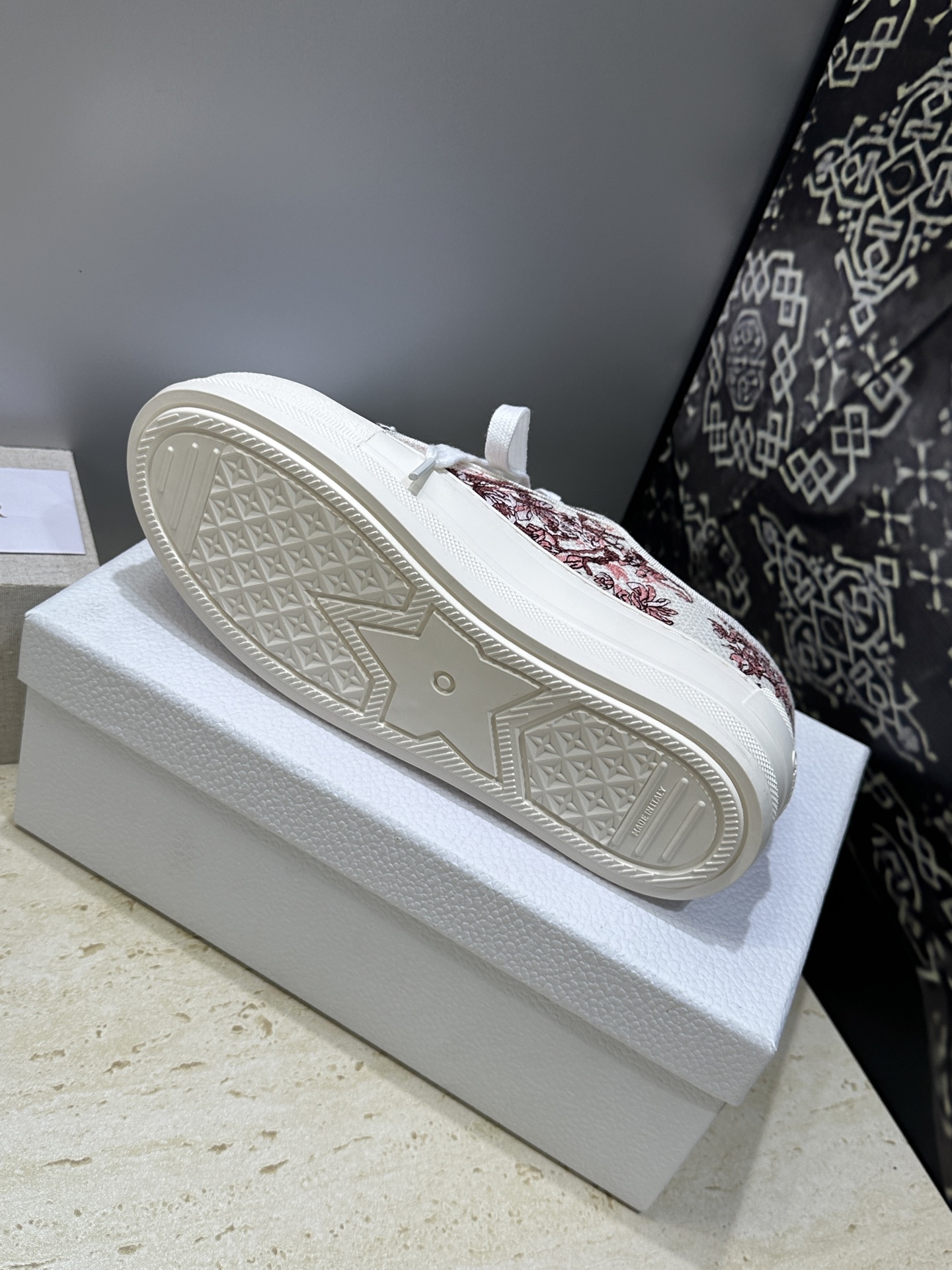 工厂价:女码/男码+10Dior 迪奥2026春夏最新情侣款厚底绑带低帮休闲鞋 Walk’n Dior 
