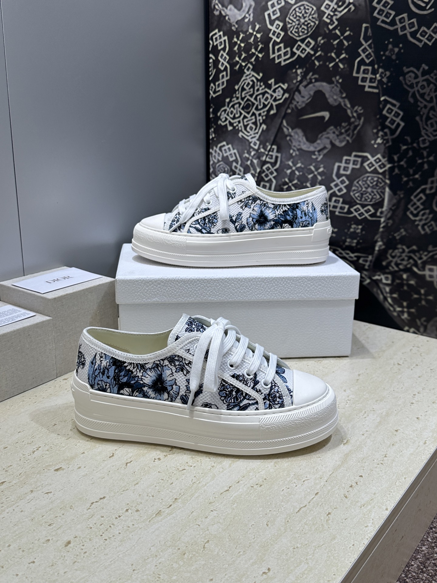 工厂价:女码/男码+10Dior 迪奥2026春夏最新情侣款厚底绑带低帮休闲鞋 Walk’n Dior 